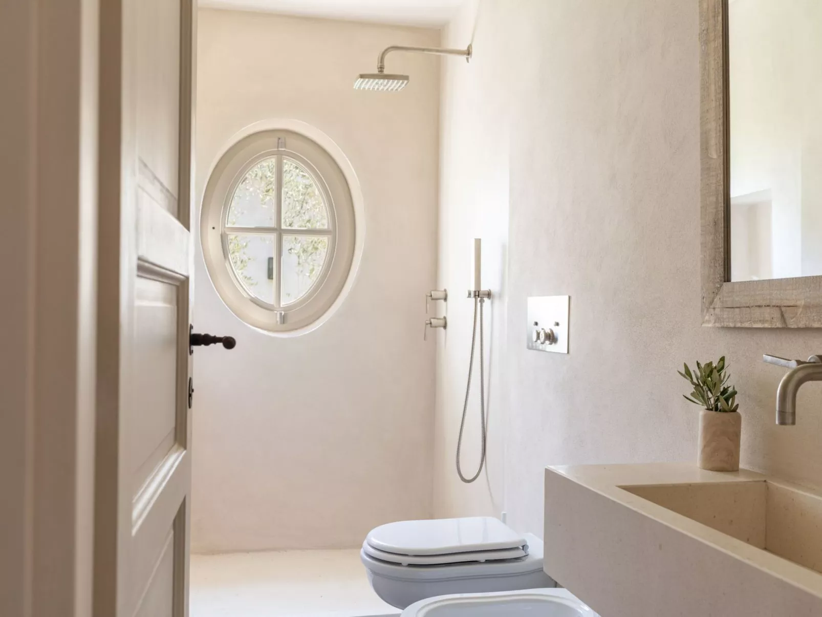 Capalbio Pool-Inside