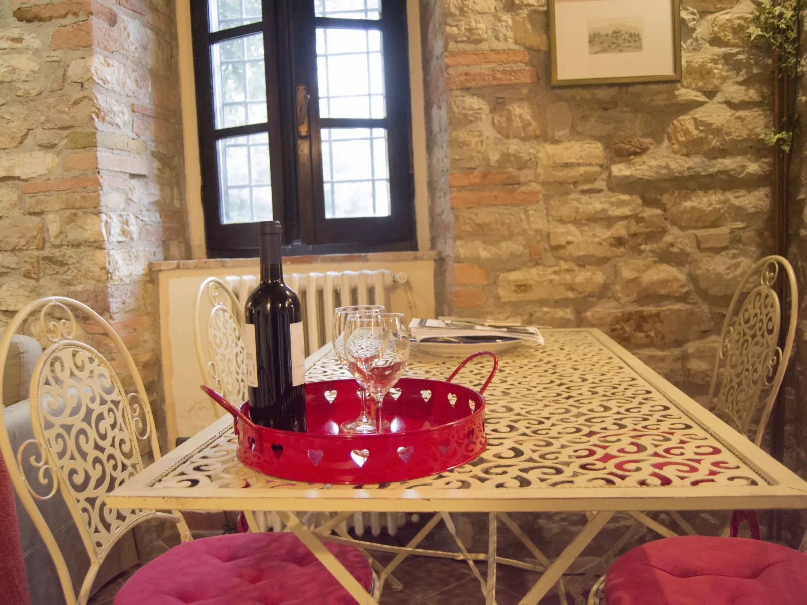 Altes Steinhaus mit Garten-Dedans