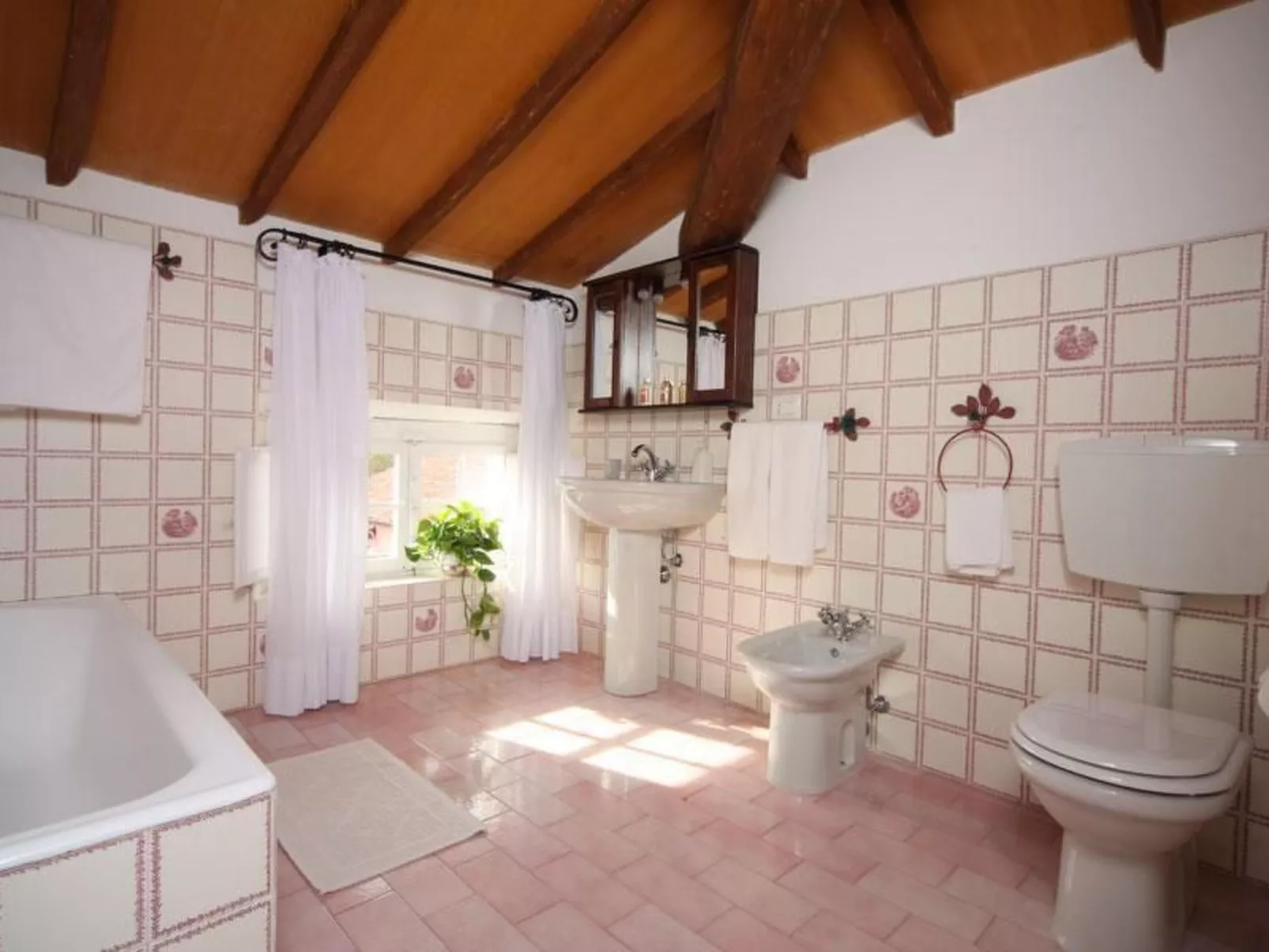 'Villa Lorien' mit Wasserblick-Drinnen