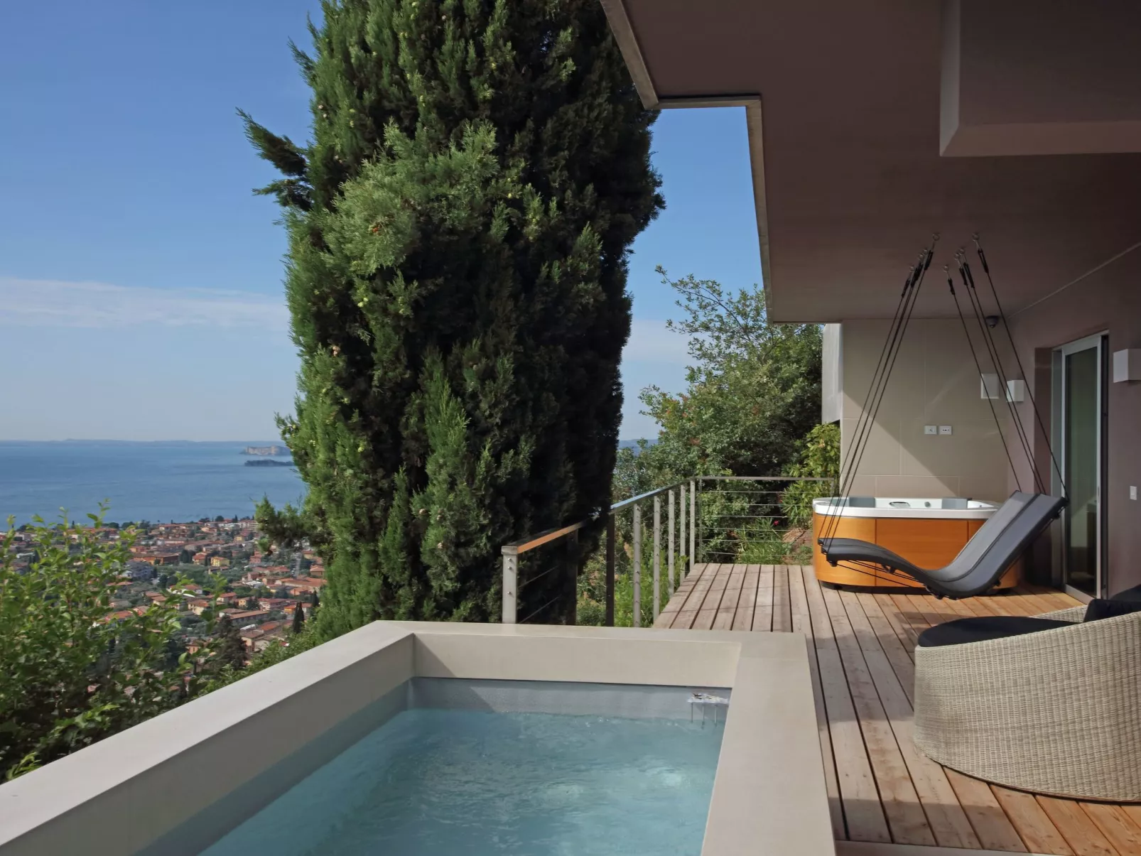 Exklusive Villa Agave mit Seeblick und privatem Pool-Draußen