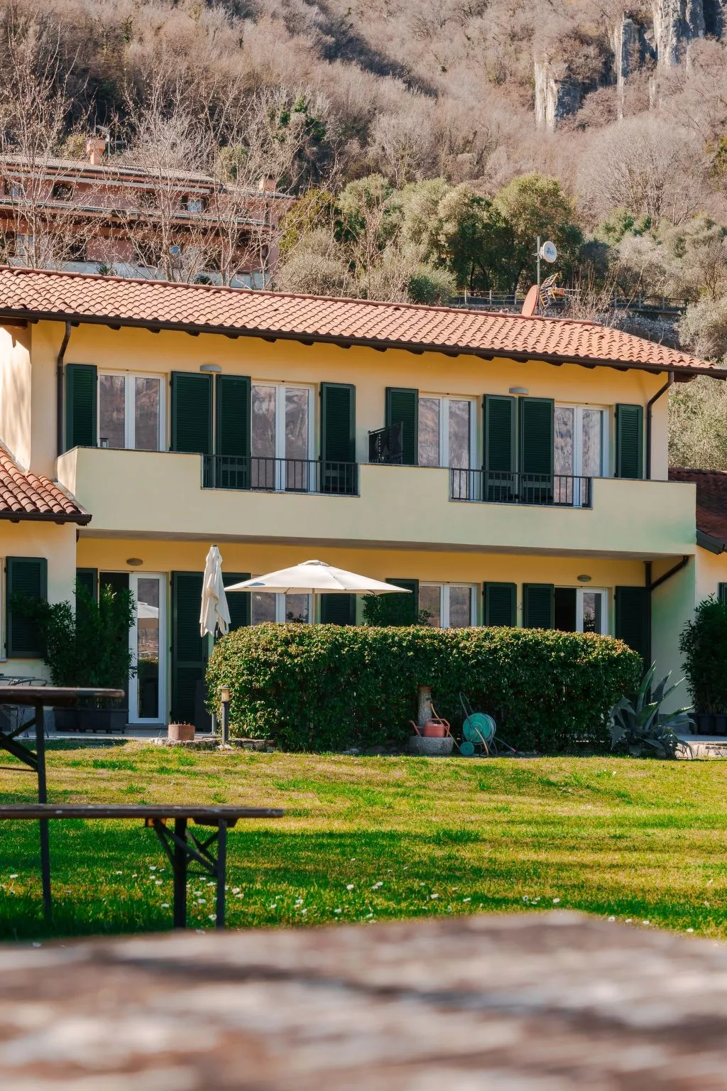 Villa zur alleinigen Nutzung mit 4 Wohnungen-Dehors