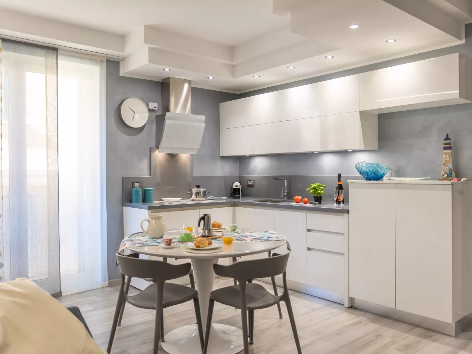 Loving Alassio - Eine hochmoderne Drei-Zimmer-Wohnung am Meer-Dedans