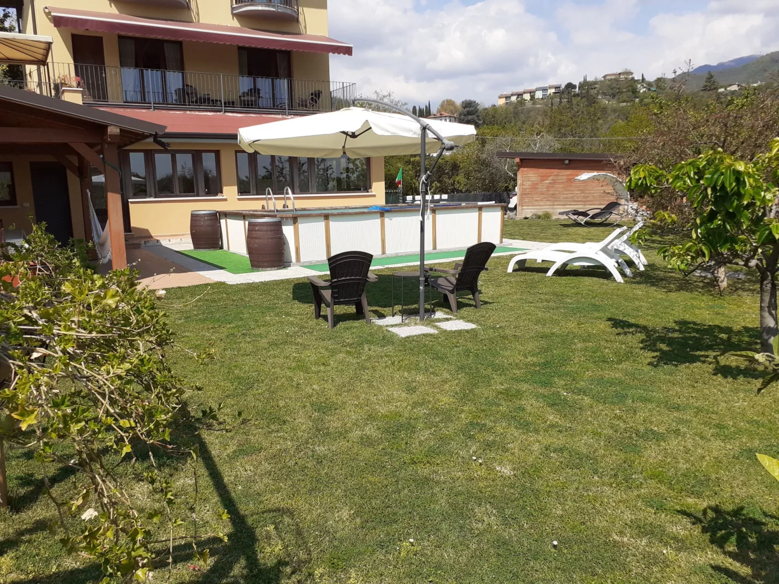 Appto. "Villa La Veranda" mit Garten und Pool-Outside