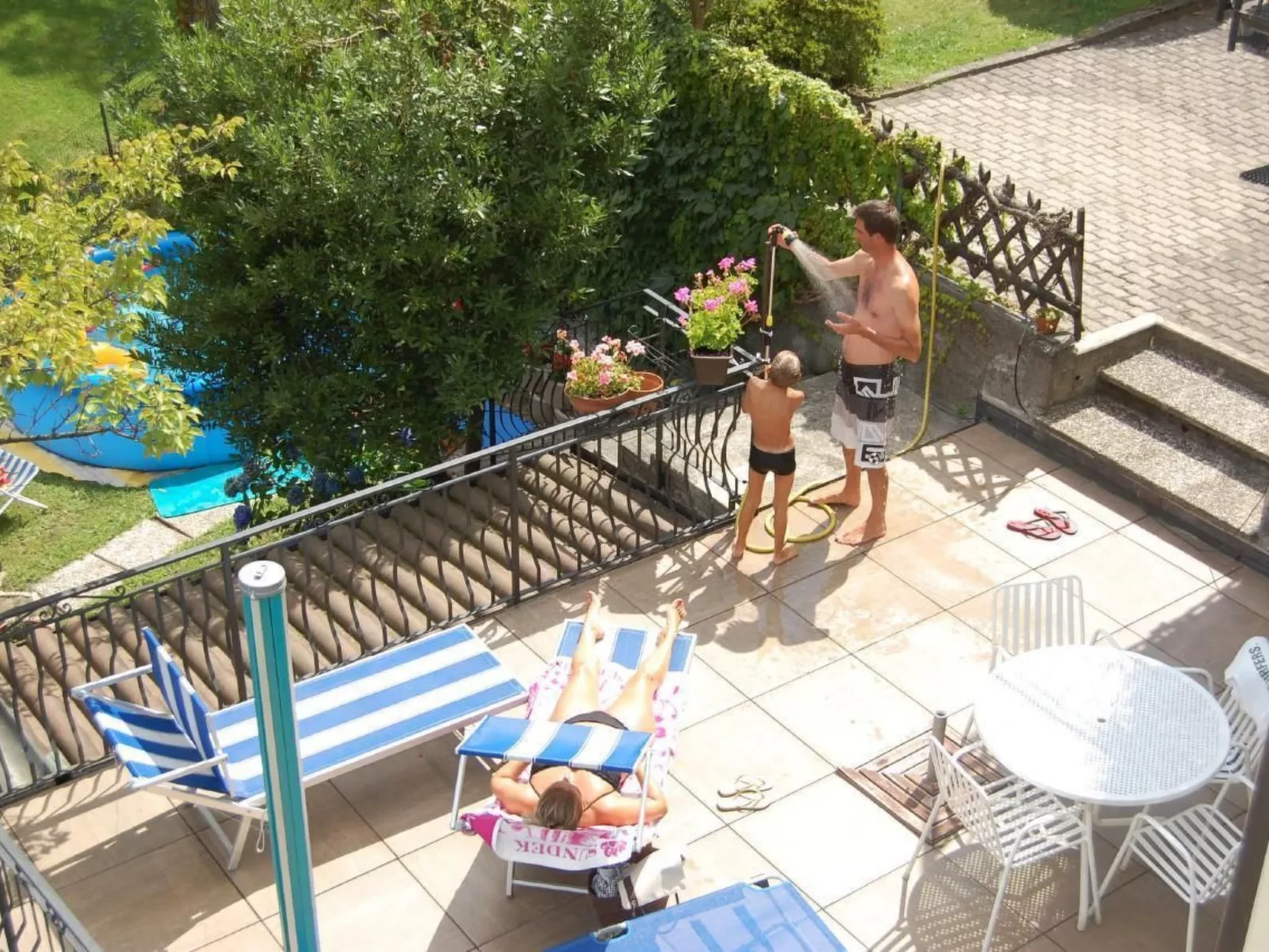 Wohnung Annetta mit Sicht auf See und Berge 75 m²-Draußen