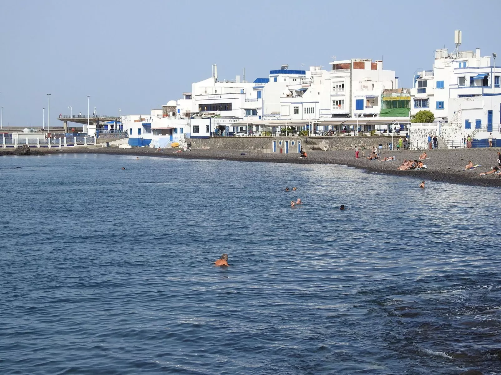 Haus mit beheiztem Schwimmbad, Berg- und Meerbli-Dehors