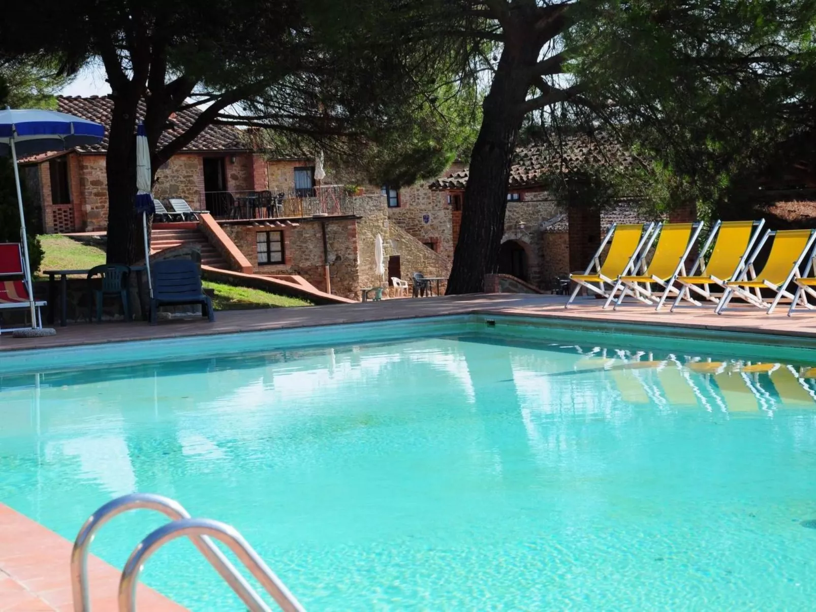 Schloss Selvole B2-Draußen