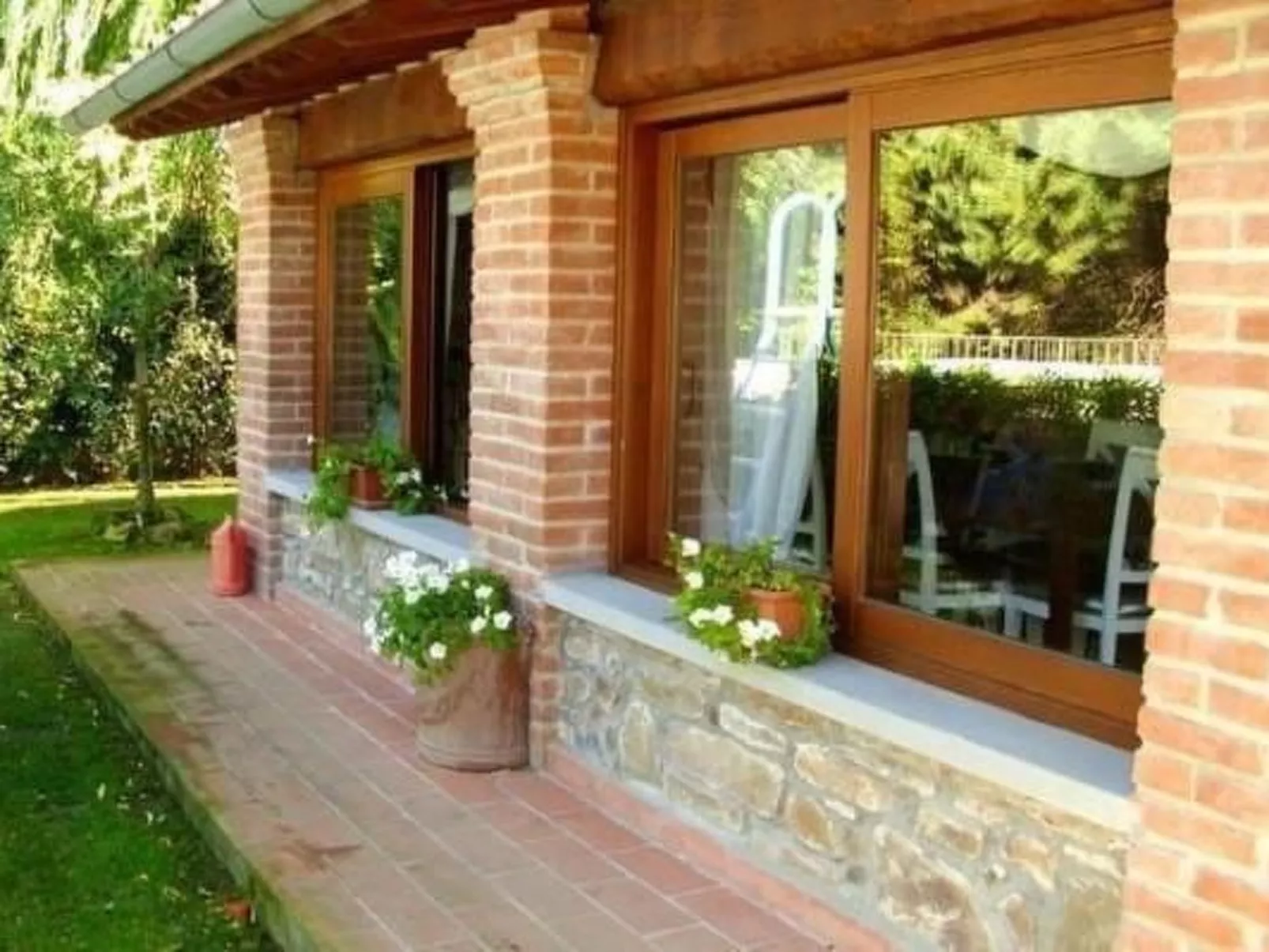 Gemütliches Ferienhaus mit Privatem Pool-Outside