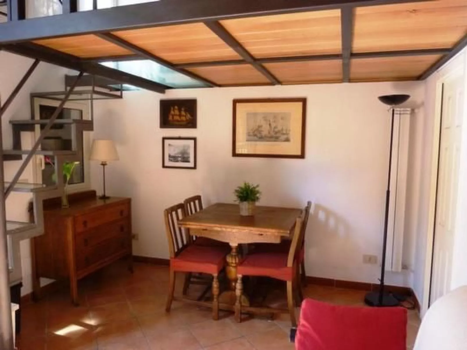 Helles Ferienhaus in Trastevere-Drinnen