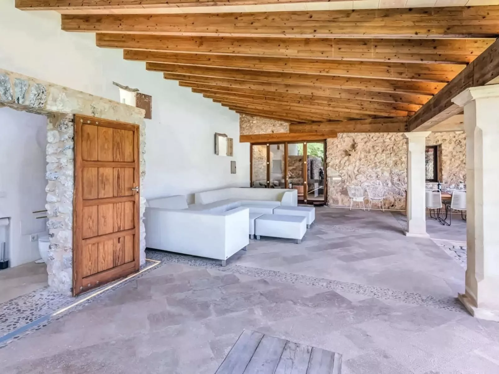 Luxuriöse Villa mit Pool und Klimaanlage für 8 Personen-Drinnen