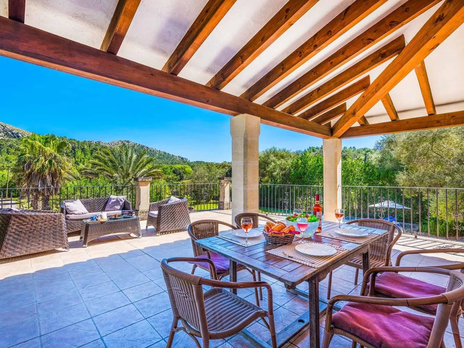 Finca Tomas, Cala Sant Vicenç-Drinnen