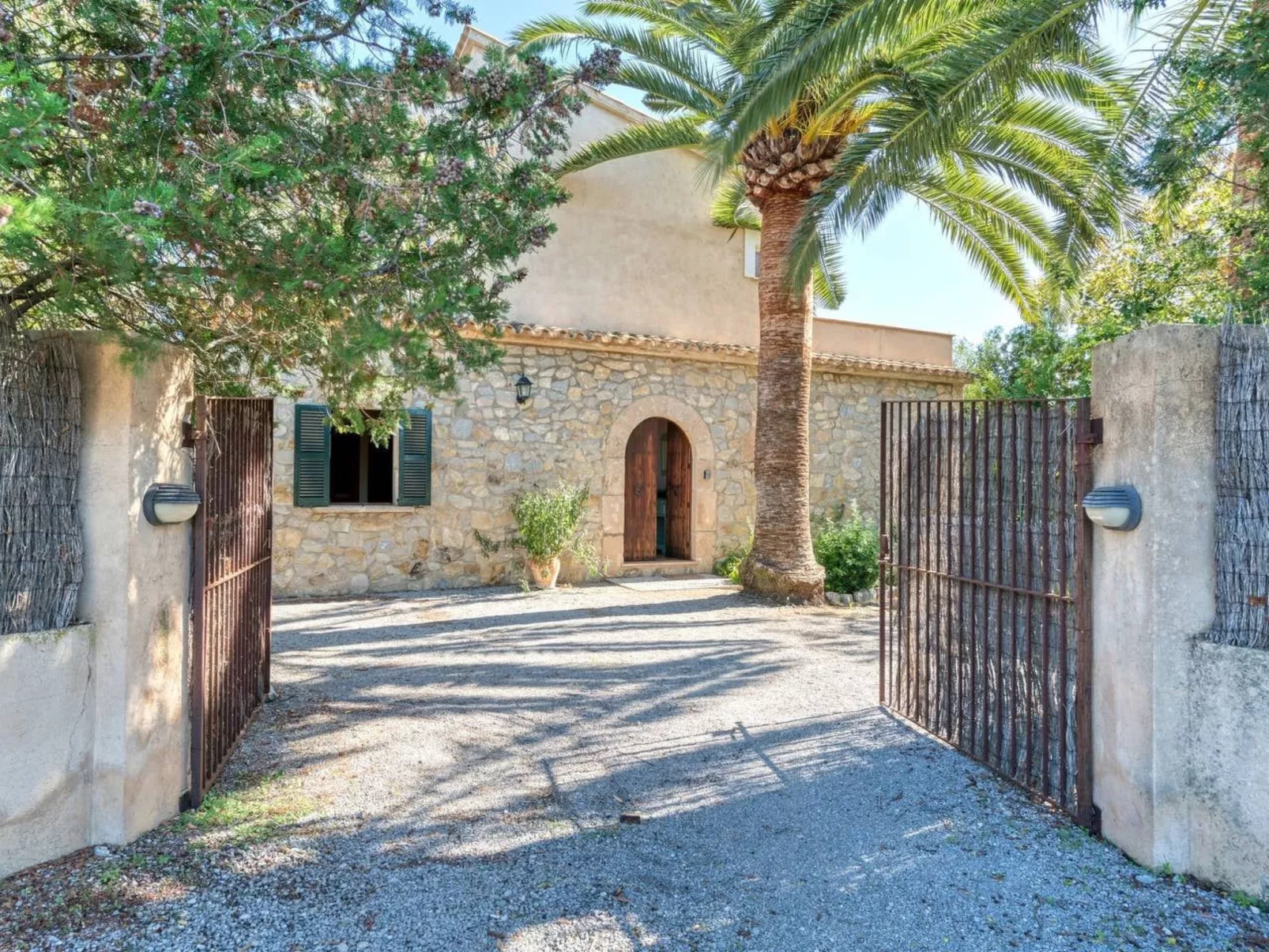 Finca mit Garten, Grill und Terrasse-Outside