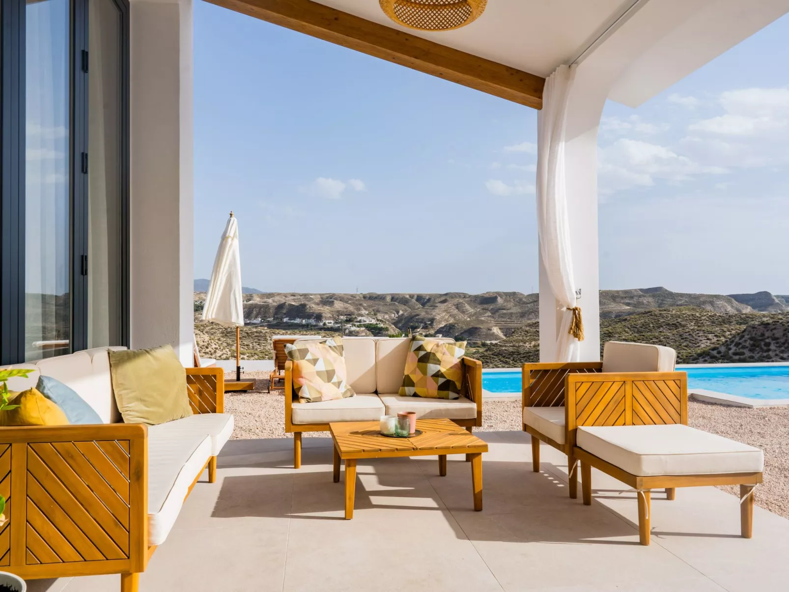 Luxuriöse Finca mit Pool, Spa und spektakulärer Aussicht-Drinnen