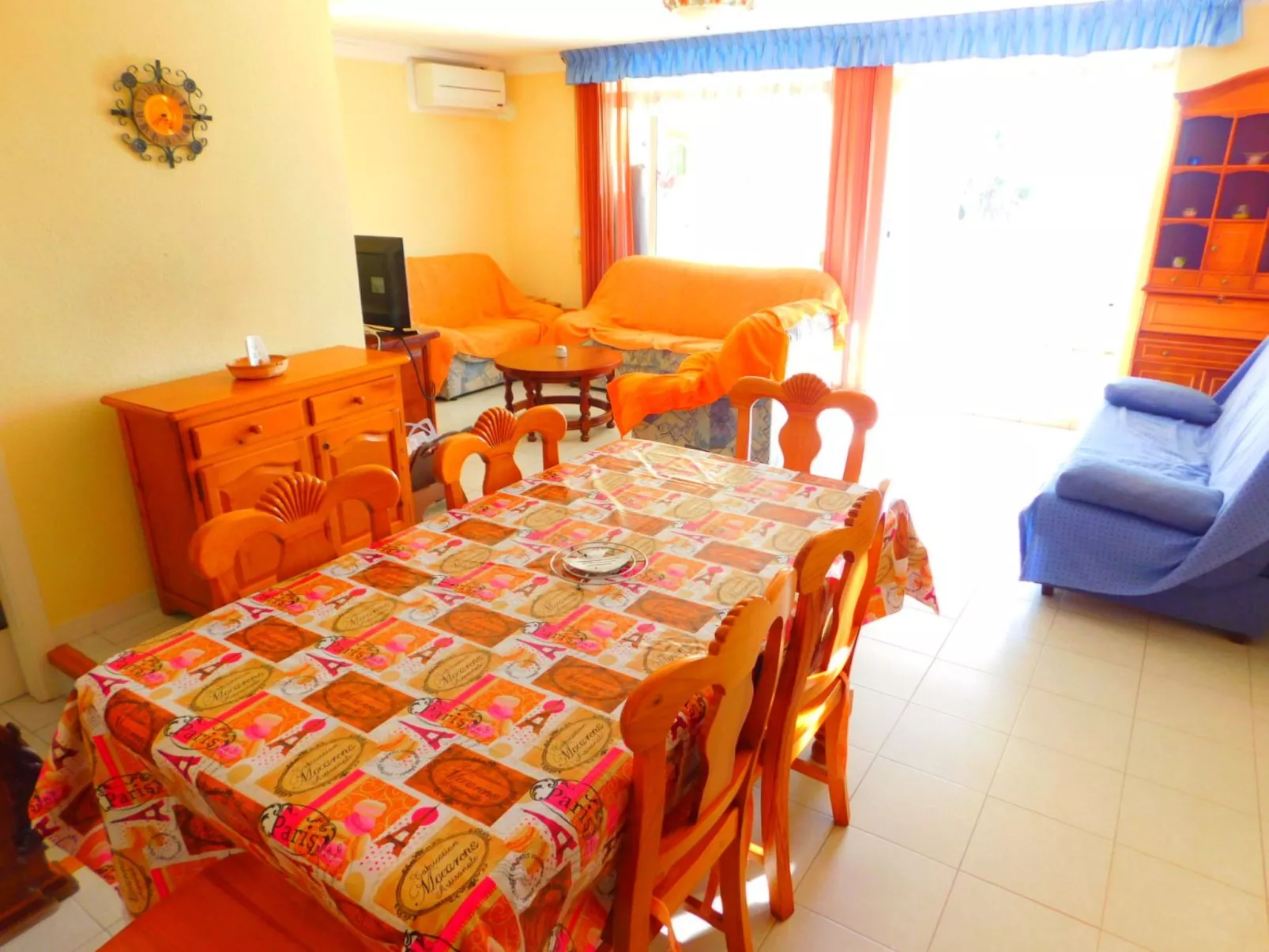 Ferienvermietung Penthouse mit schöner Terrasse 200m vom Strand Salatar, Roses-Drinnen