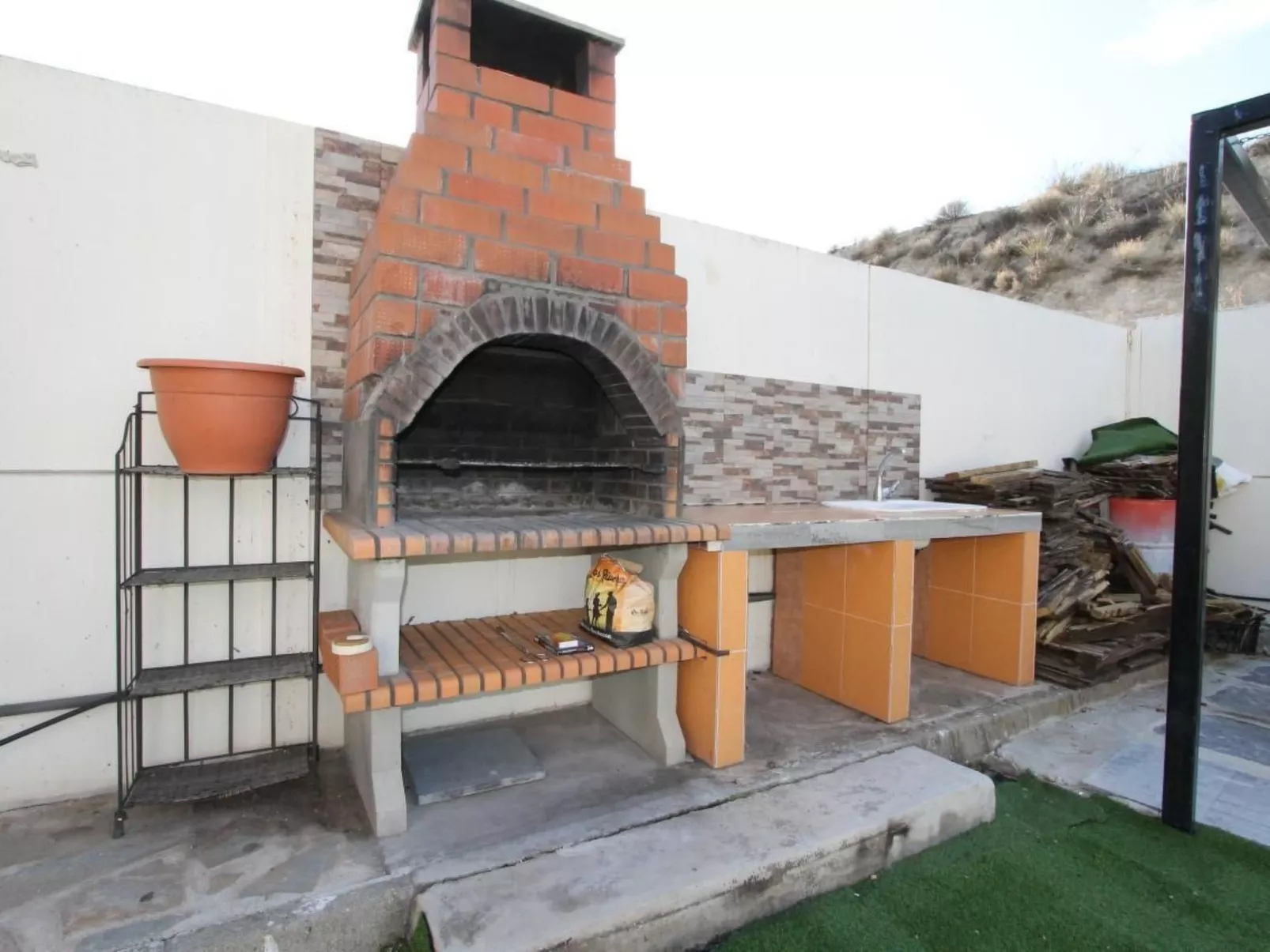 In Seseña mit großem Garten-Outside