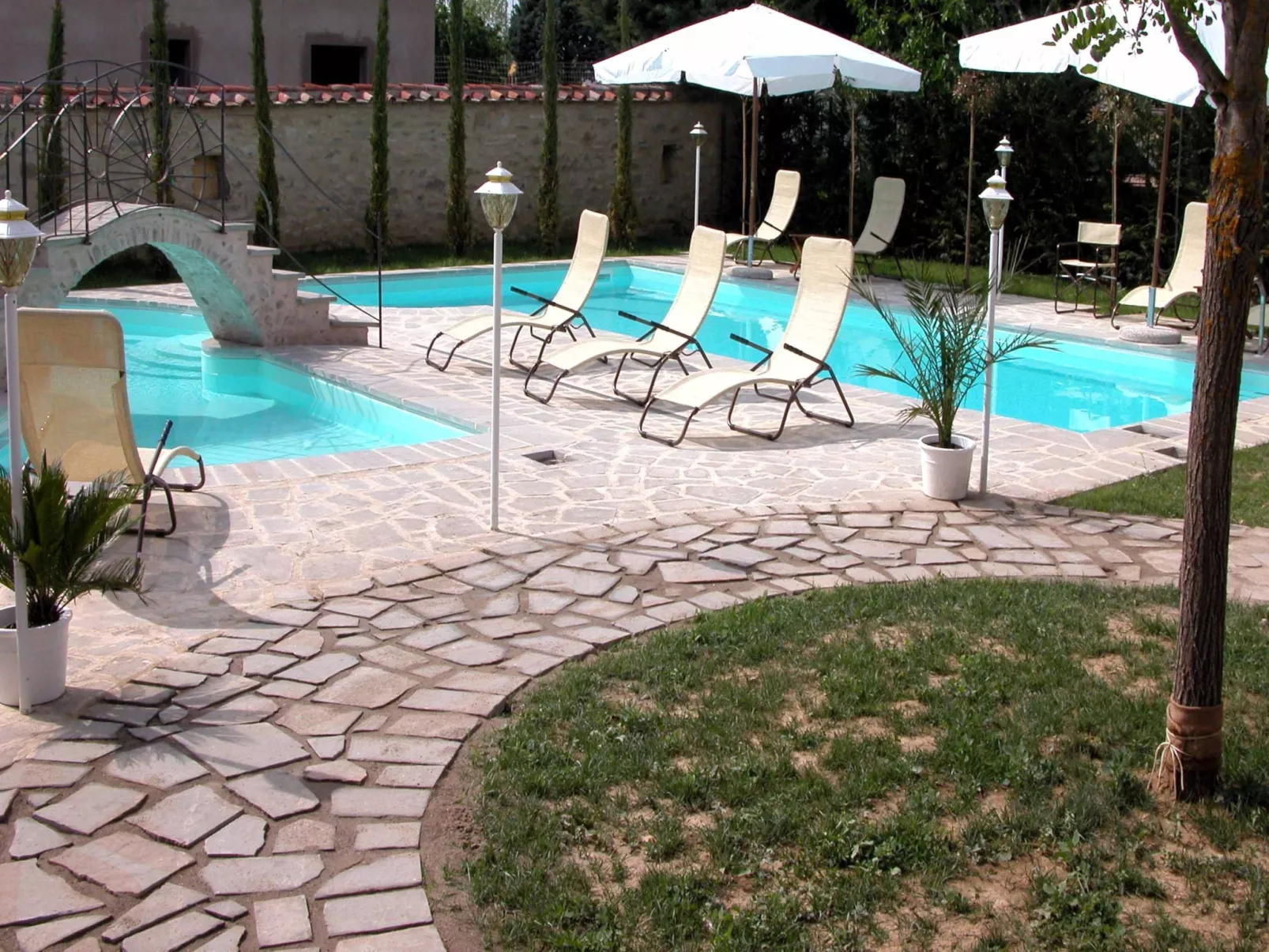 Altes Kloster und eleganter Landsitz-Outside