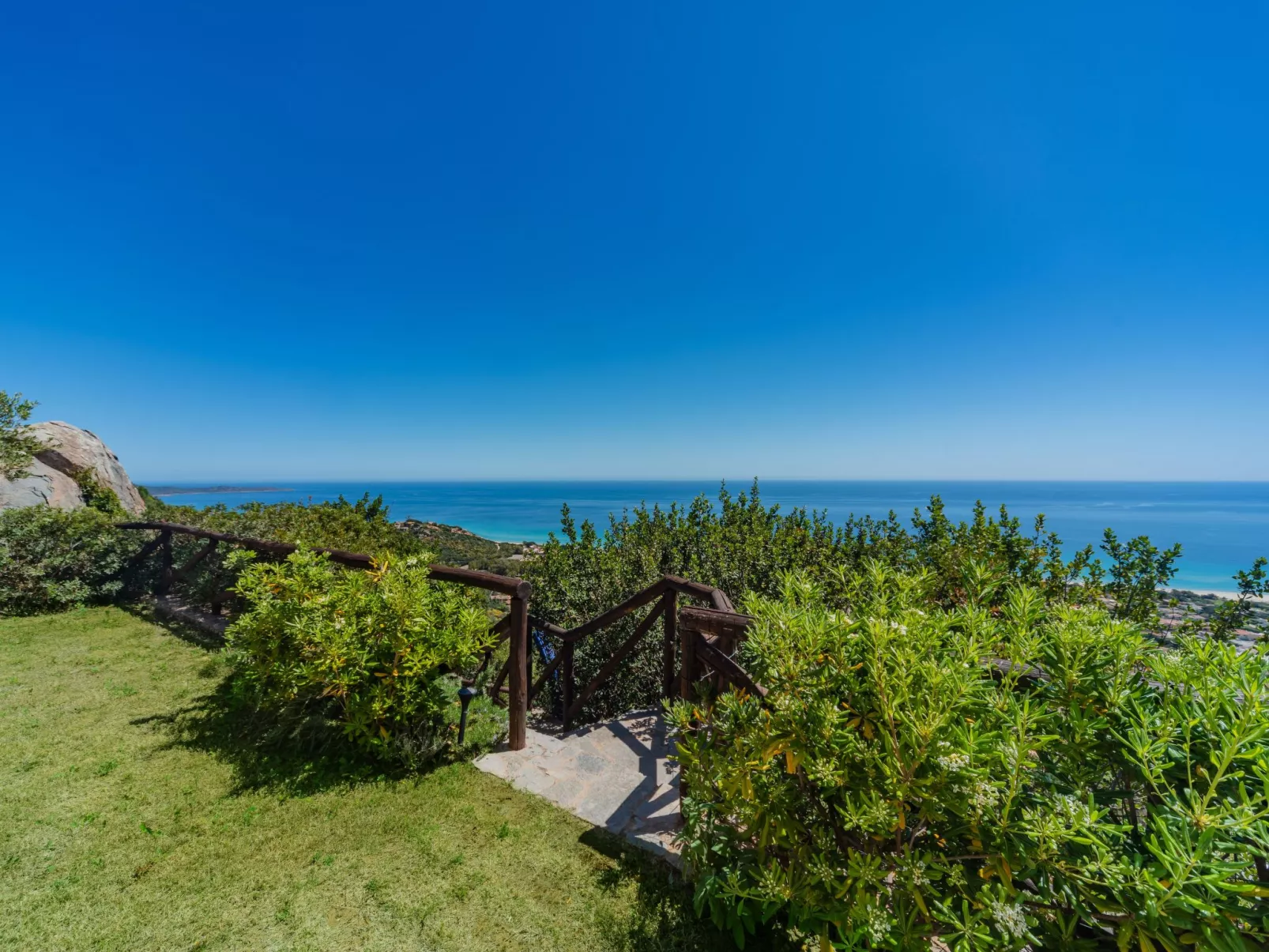 Moderne Villa mit atemberaubendem Blick auf die Küste-Outside