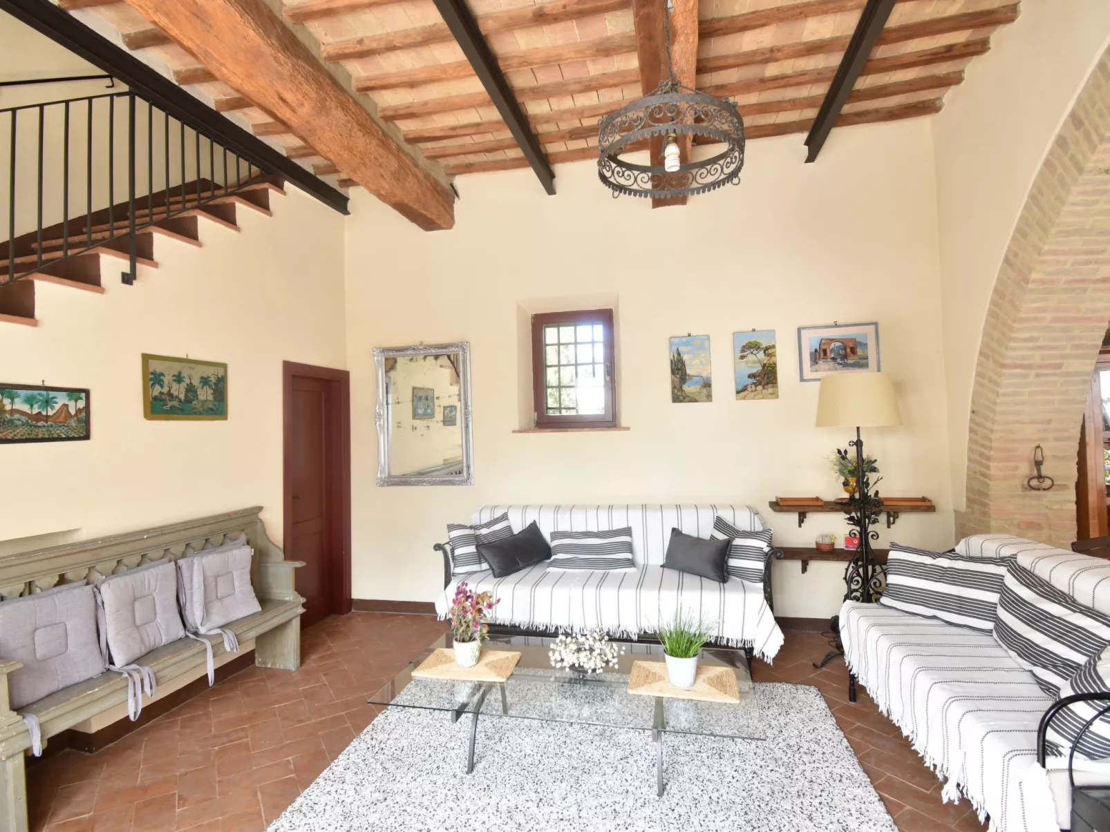 Wohnung in Bauernhaus mit großem Garten, Schwimmbad-Image-tags.info