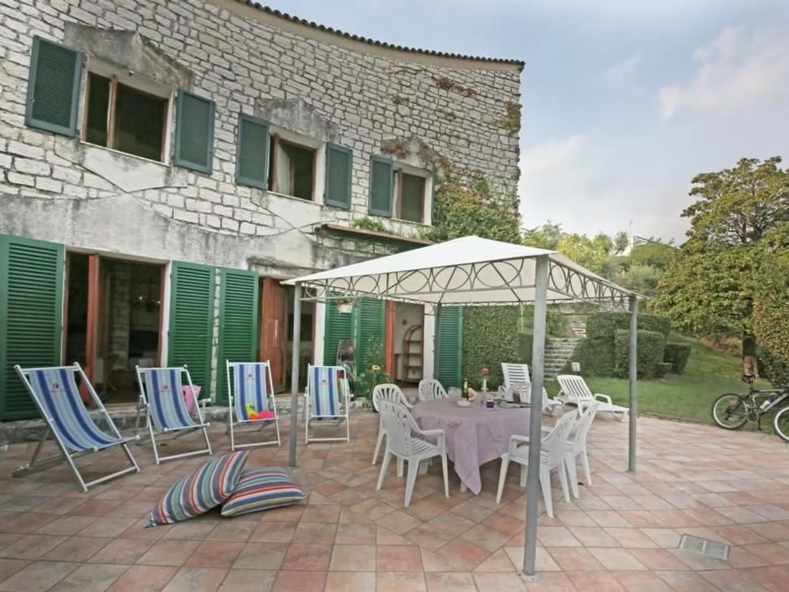 Appartement in Villaggio Sanghen mit Garten, Terrasse und gemeinsamem Pool-Outside