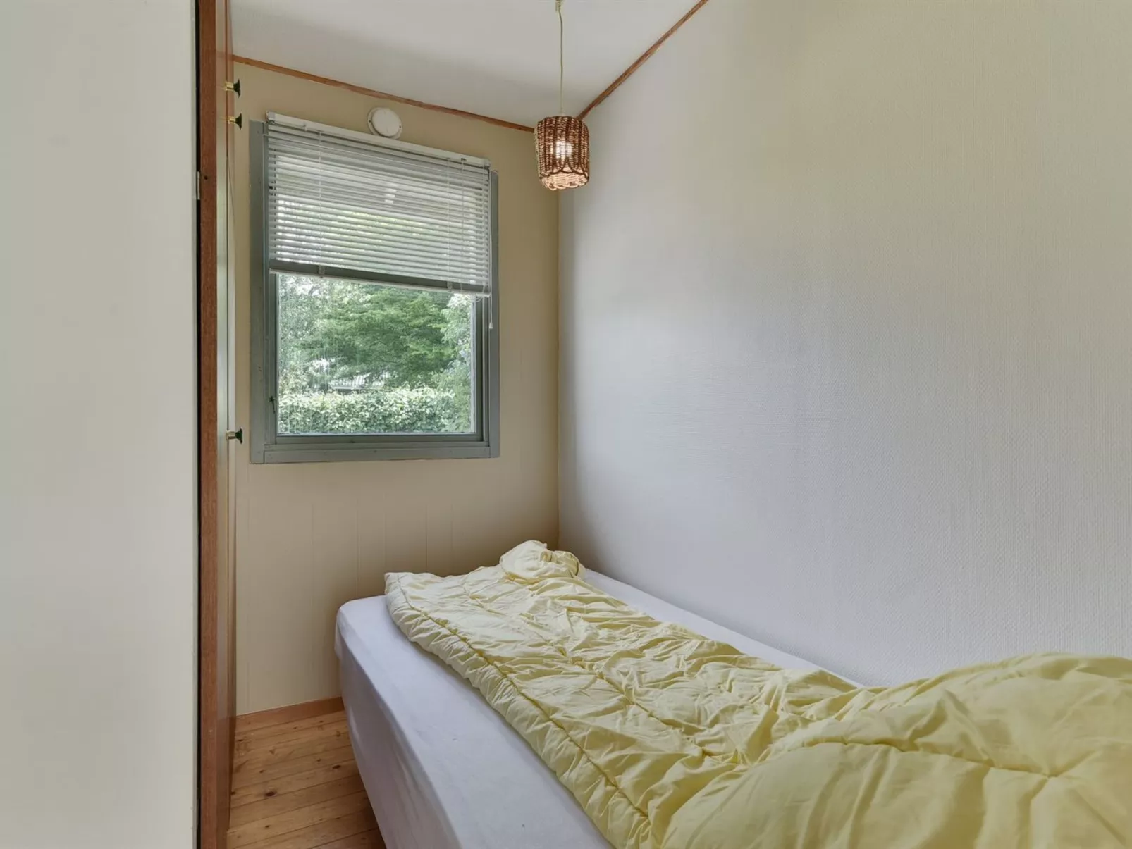 "Rise" - 250m from the sea-Dedans