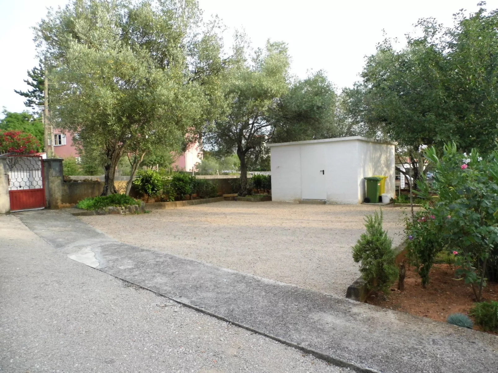 "Einfach, aber schön."-Outside