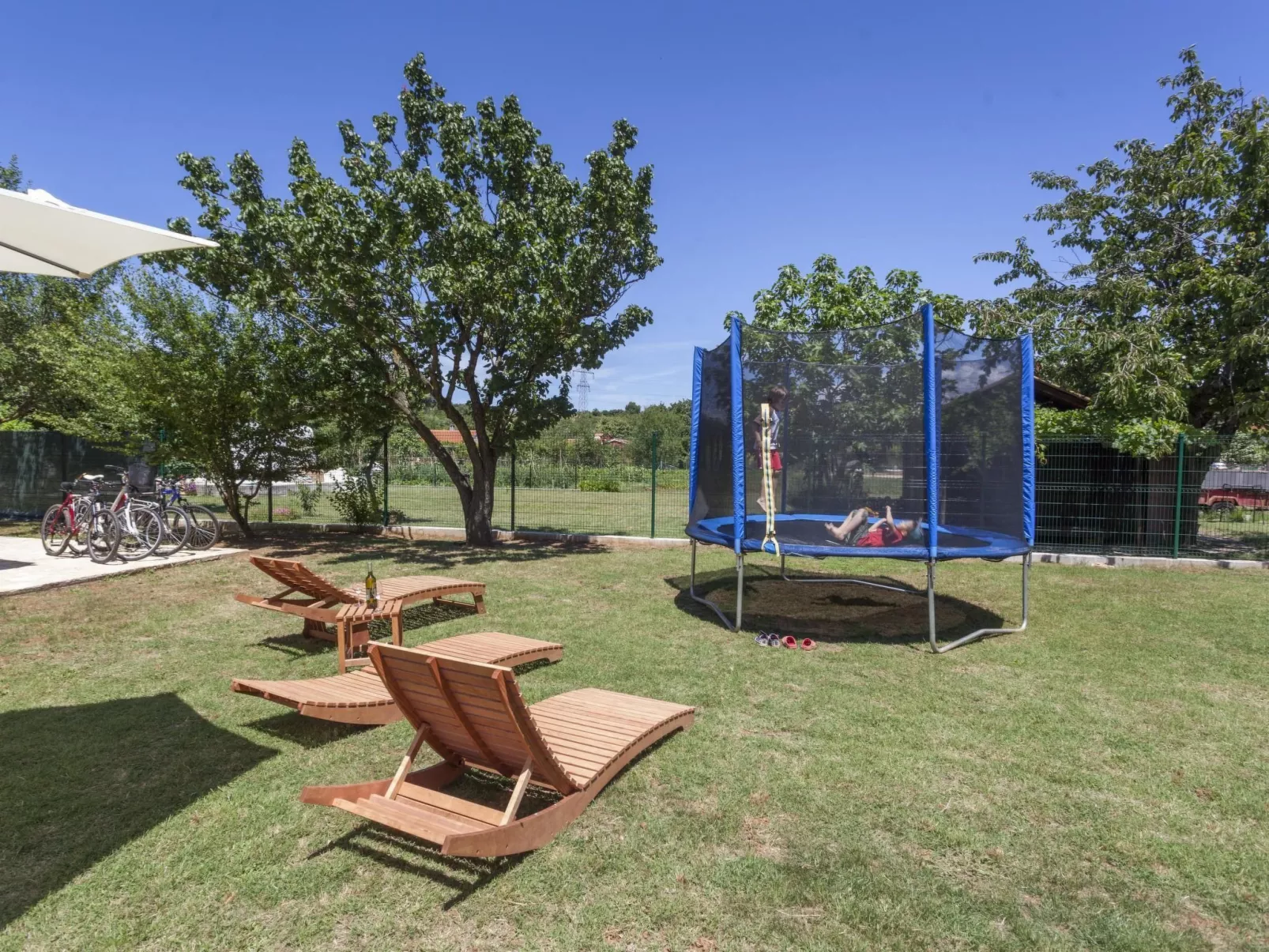 In Vintijan mit Großem Whirlpool-Outside