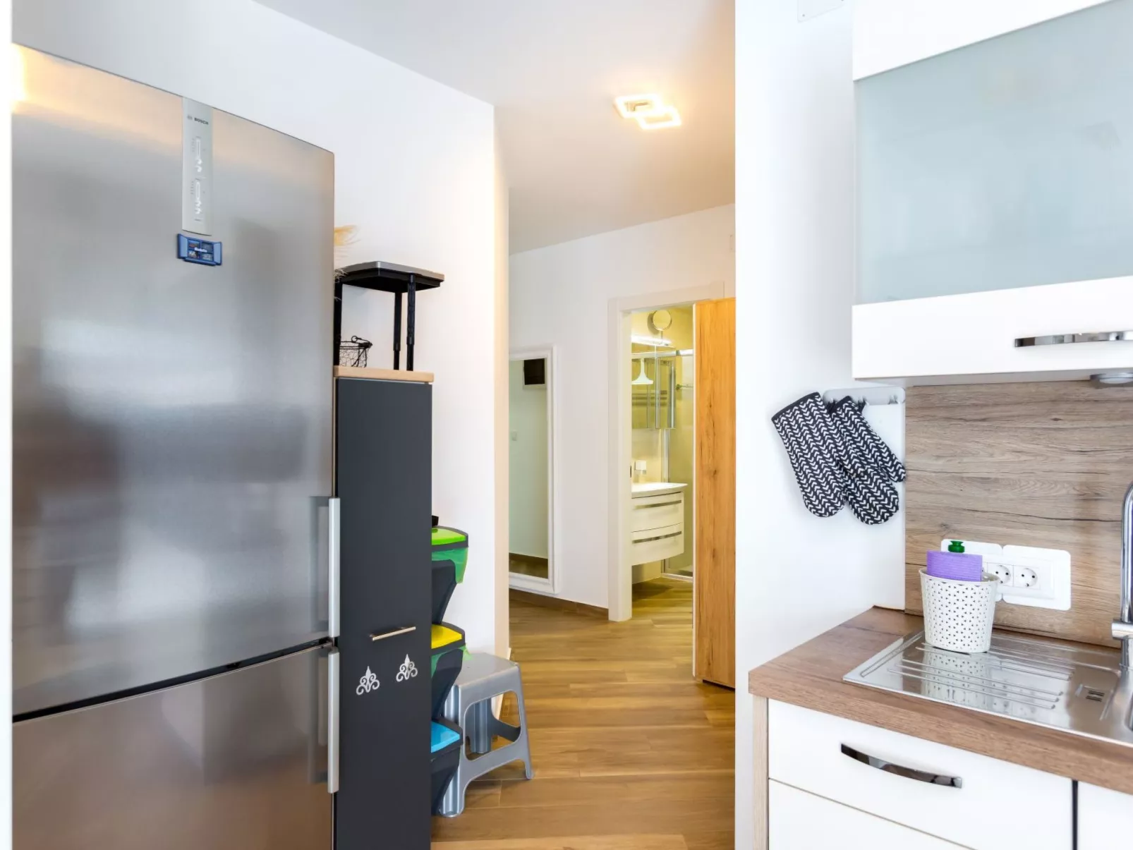 Modernes Apartment As Veliki mit Terrasse-Drinnen