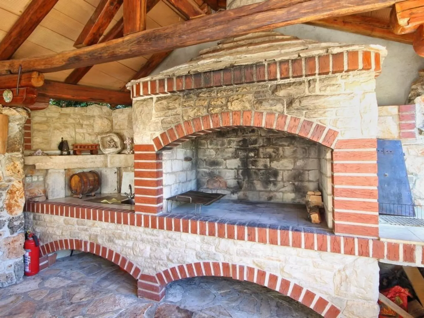 Für 5 Personen ca. 50 m&sup2; in Medulin, Istrien (Medulin und Umgebung)-Dehors