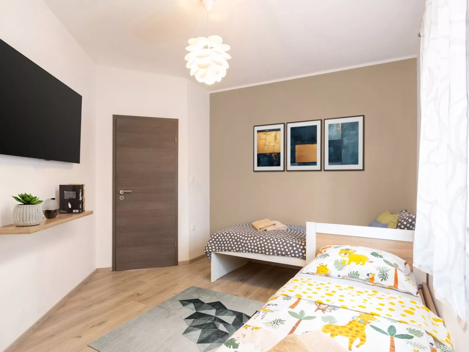 2-Schlafzimmer-Wohnung mit gemeinsamem Schwimmbad-Image-tags.info