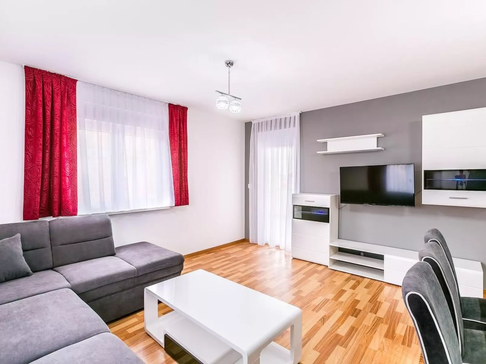 Wohnung mit Balkon-Drinnen