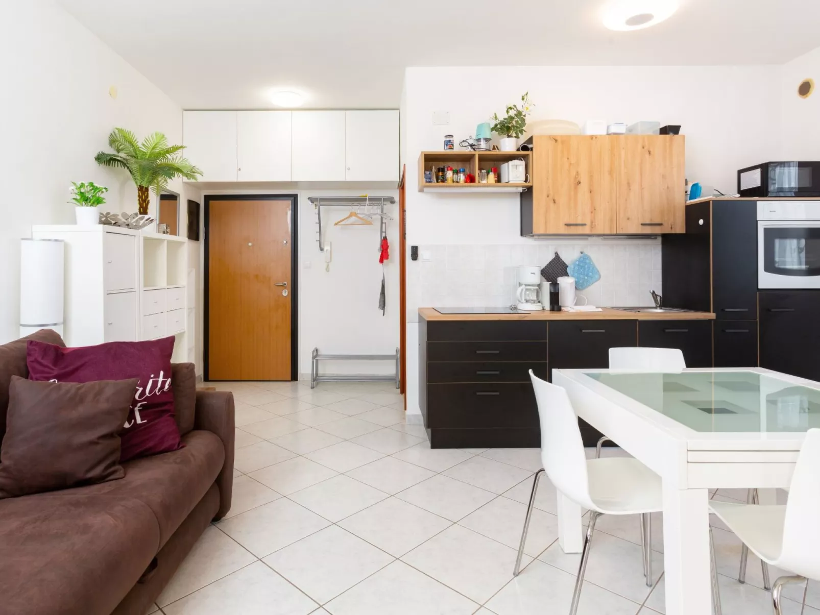 "Davorin" mit Balkon-Dedans