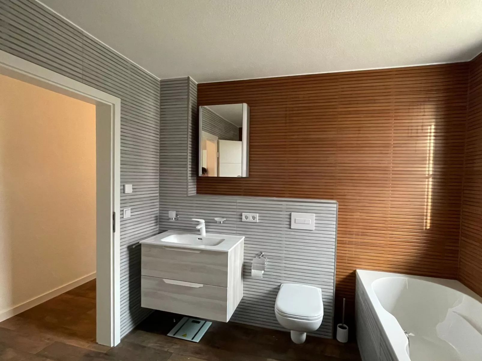 In Linum mit Garten, Terrasse und Grill-Image-tags.info