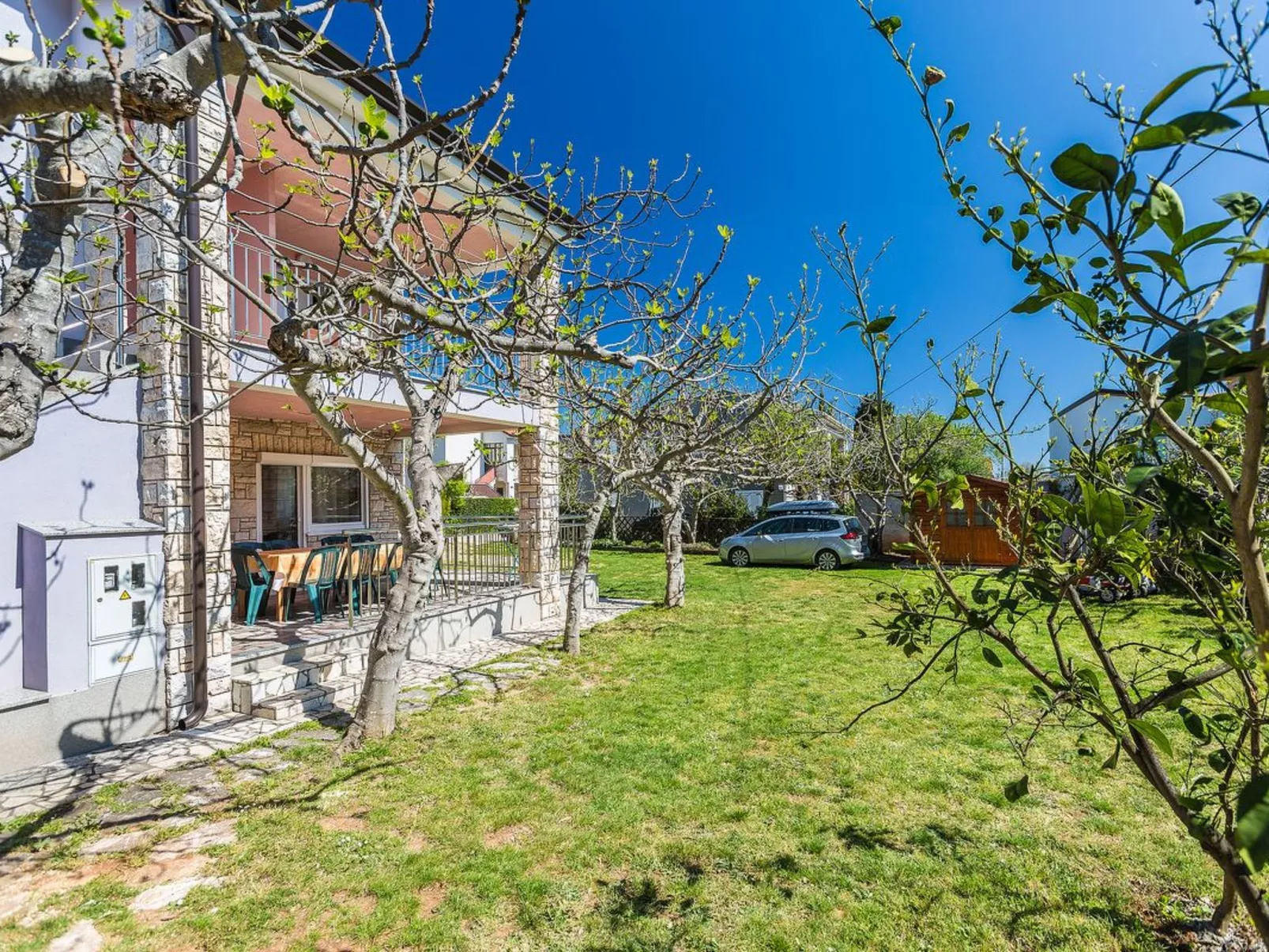 Alojzija - Srednji-Draußen