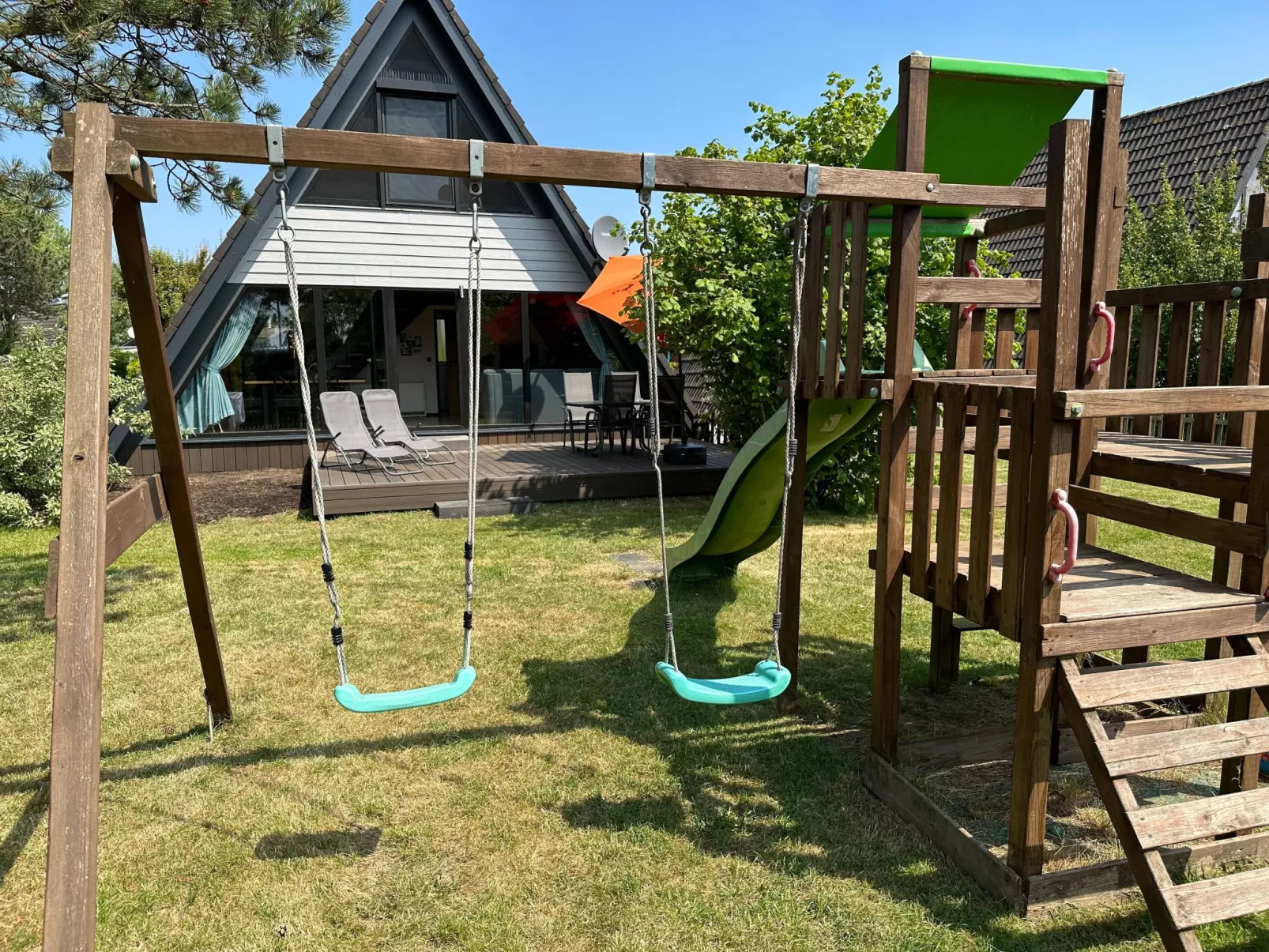 Mit Garten, Grill und Terrasse - Outside