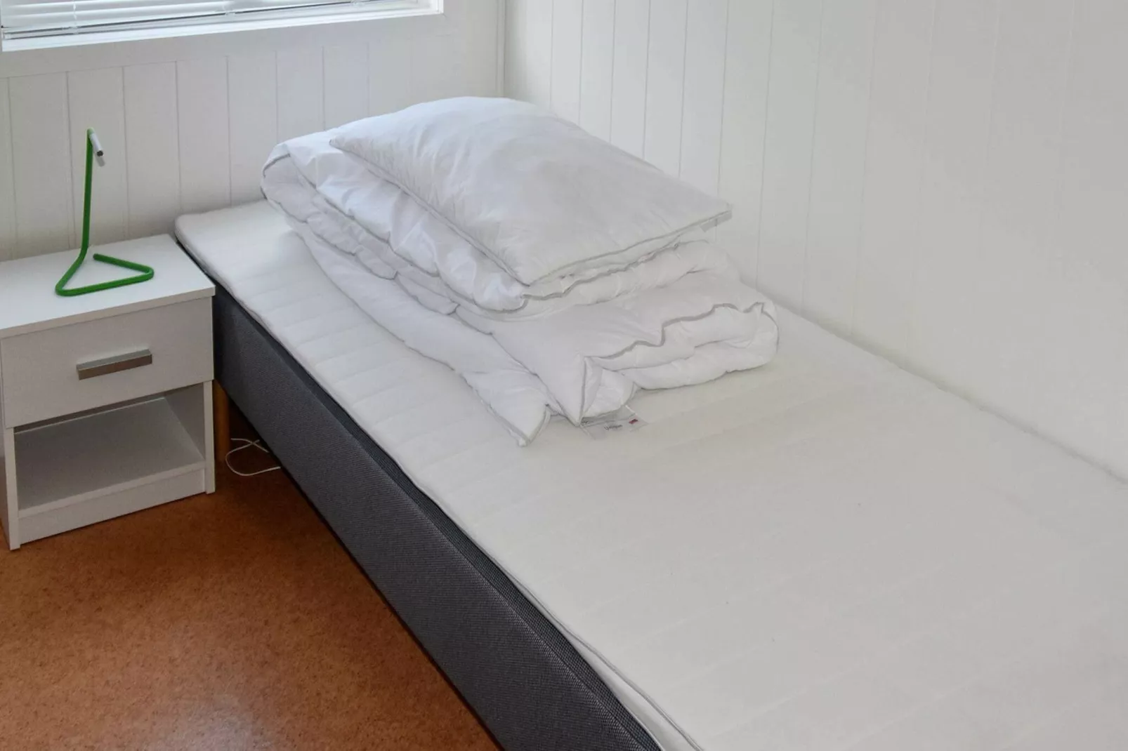 60733 - LITEN BOENHET-Indoor