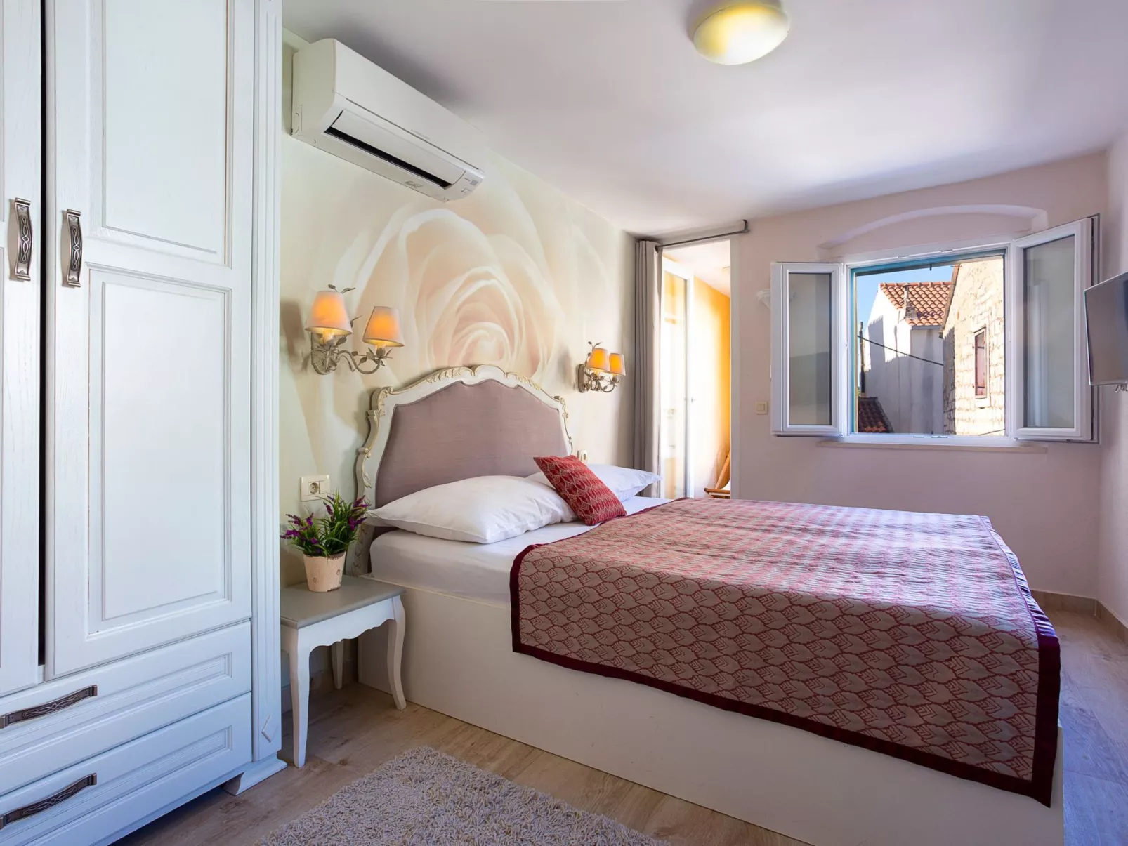 Luxuriöse Villa Kalalarga im Zentrum der Stadt-Dedans