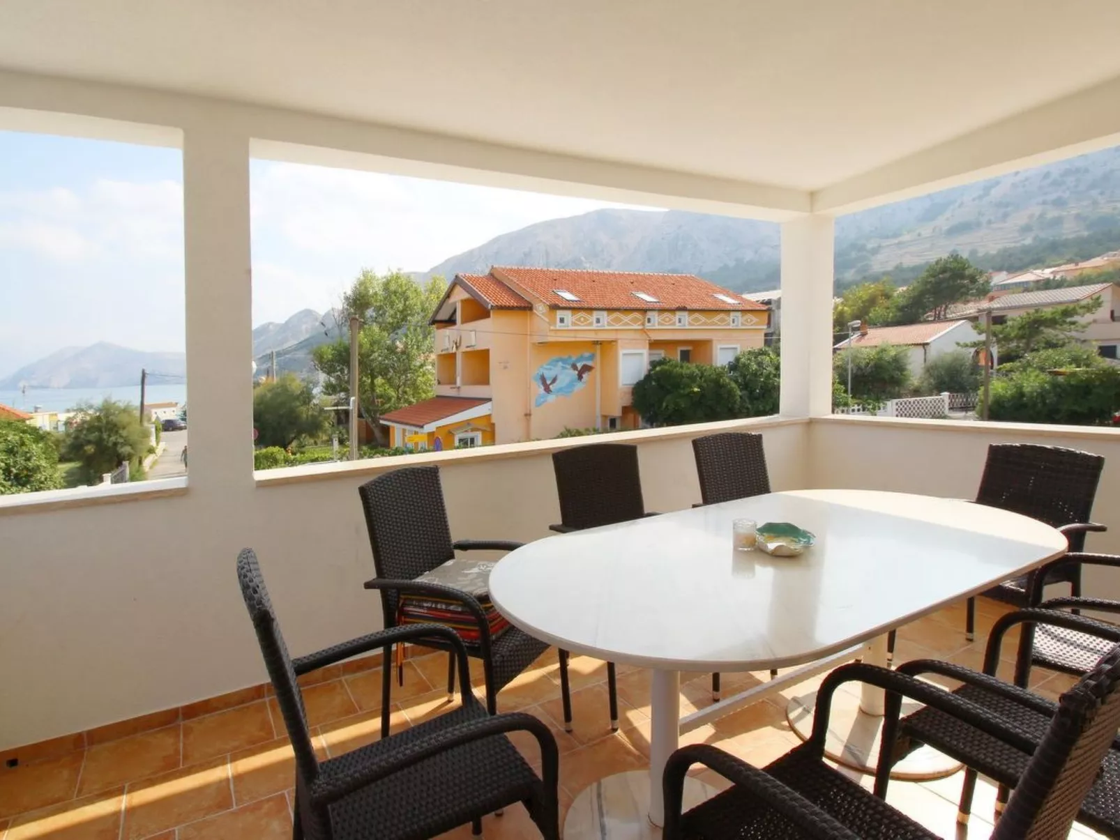 Pintar A4+2 Zarok-Outside