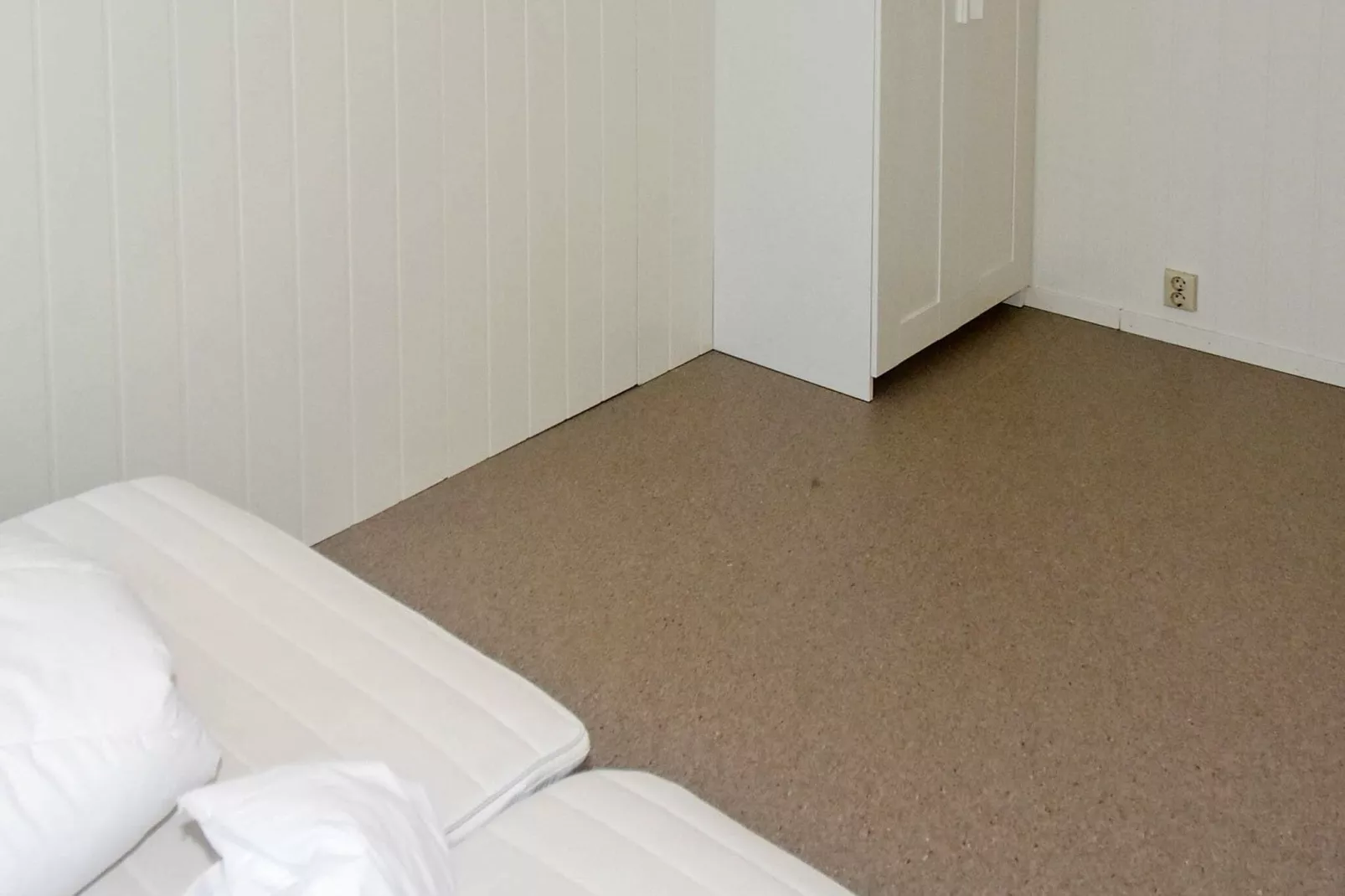 60733 - LITEN BOENHET-Indoor
