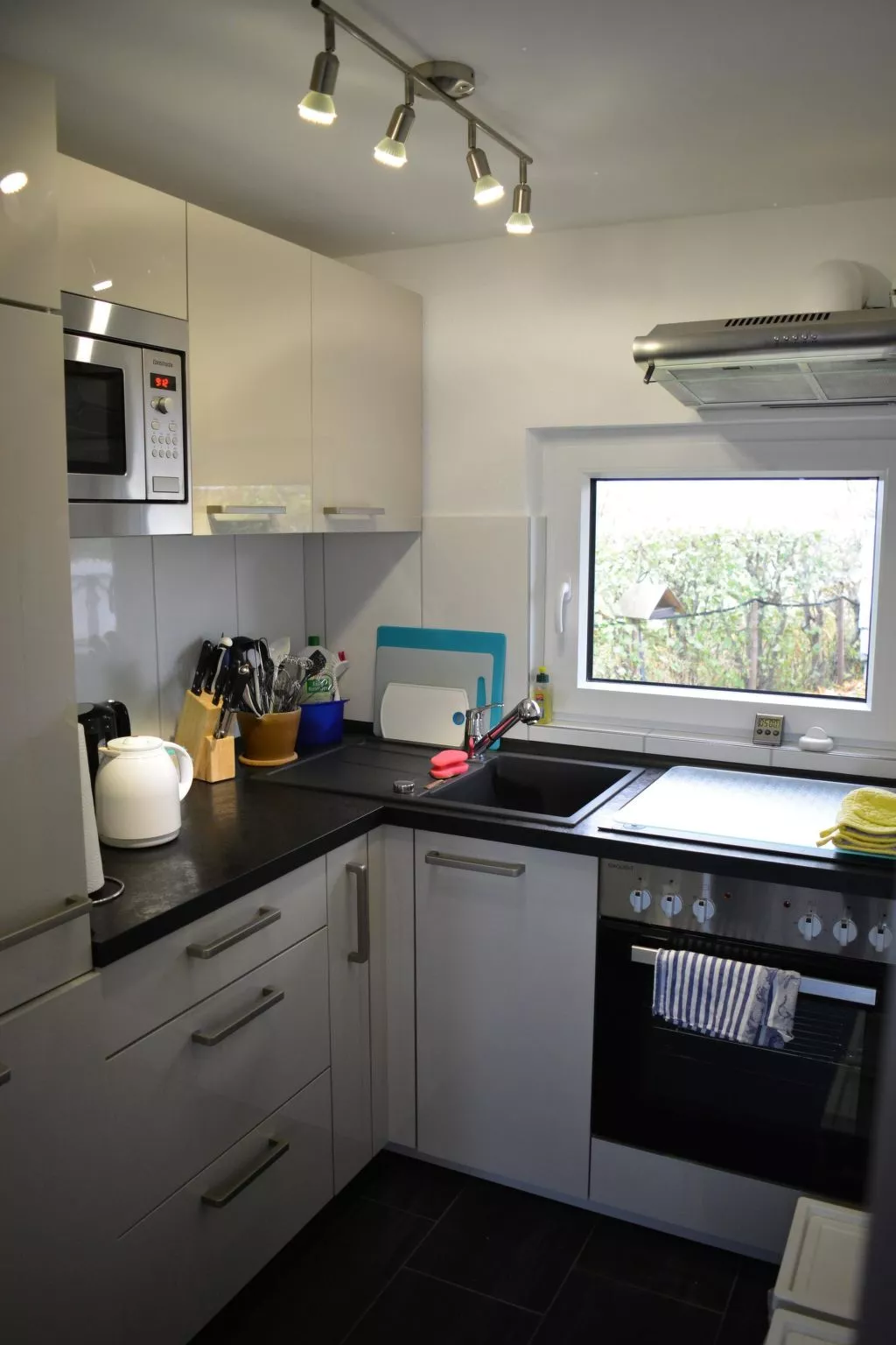 Nurdachhaus Klabautermann mit Terrasse und Garten-Dedans