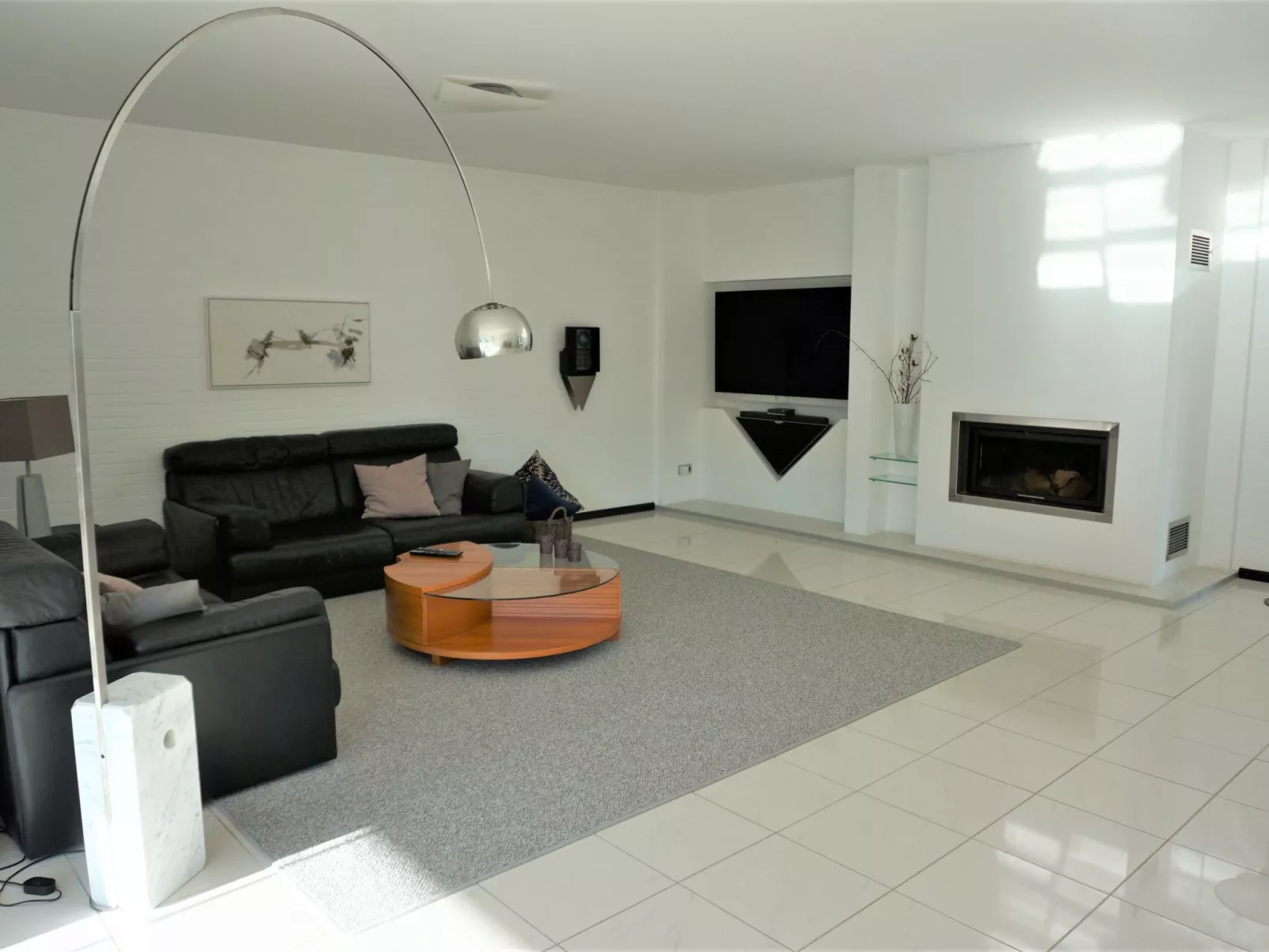 Großzügiges Haus mit traumhafter Gartenanlage-Drinnen