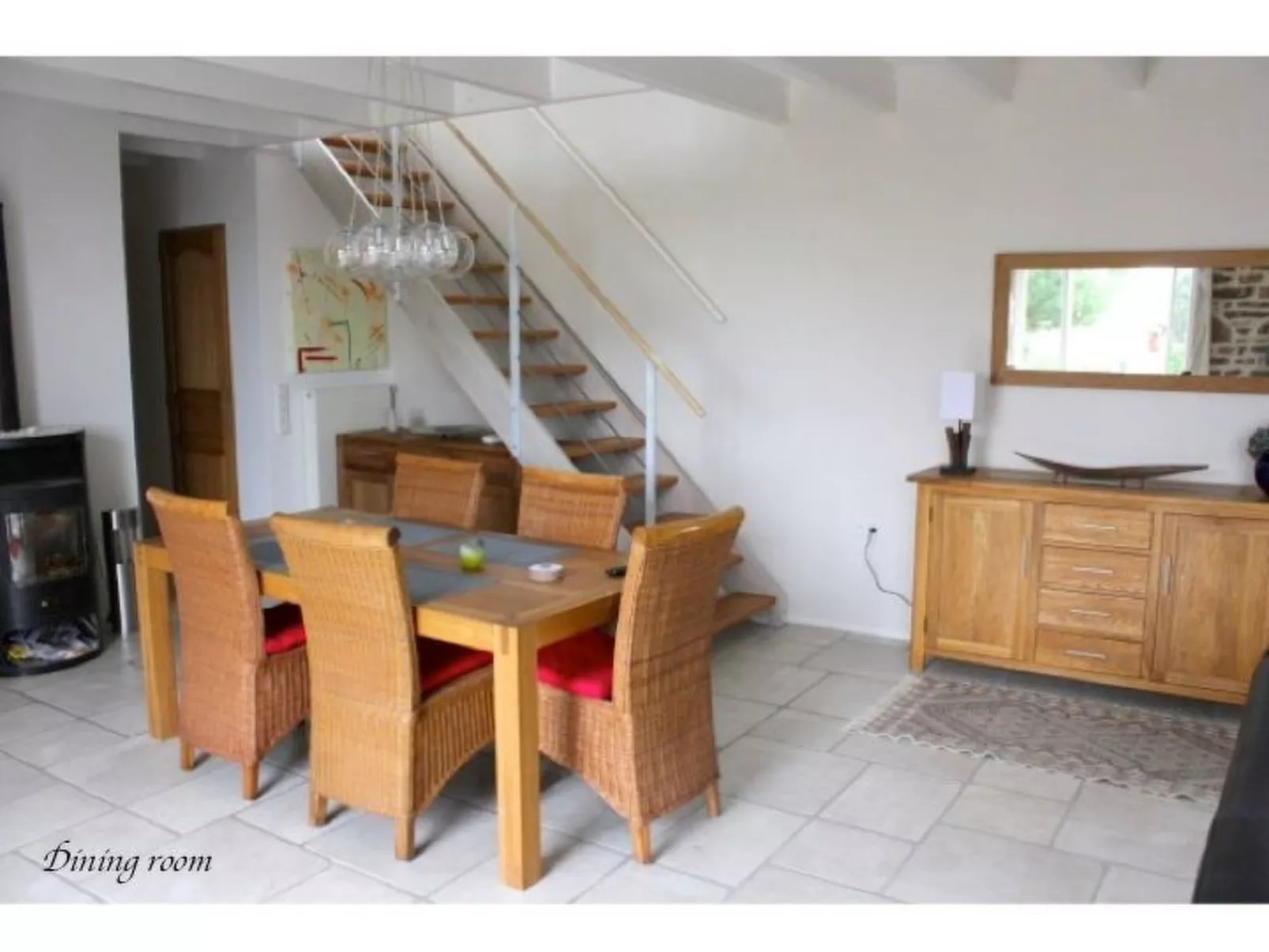 In Sourdeval Les Bois mit Garten-Inside