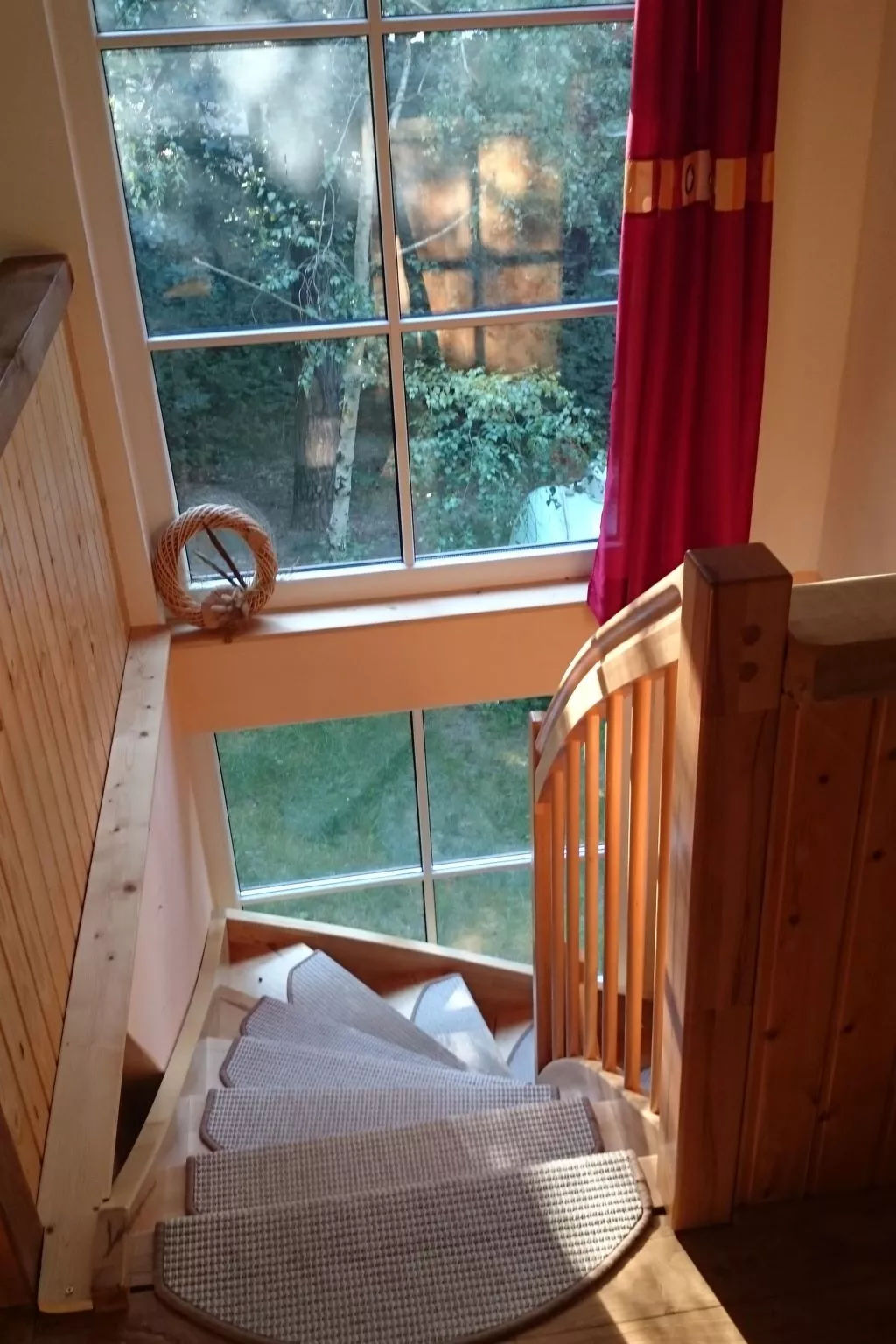 In ruhiger Lage am Waldrand mit Terrasse und großem Grundstück-Drinnen