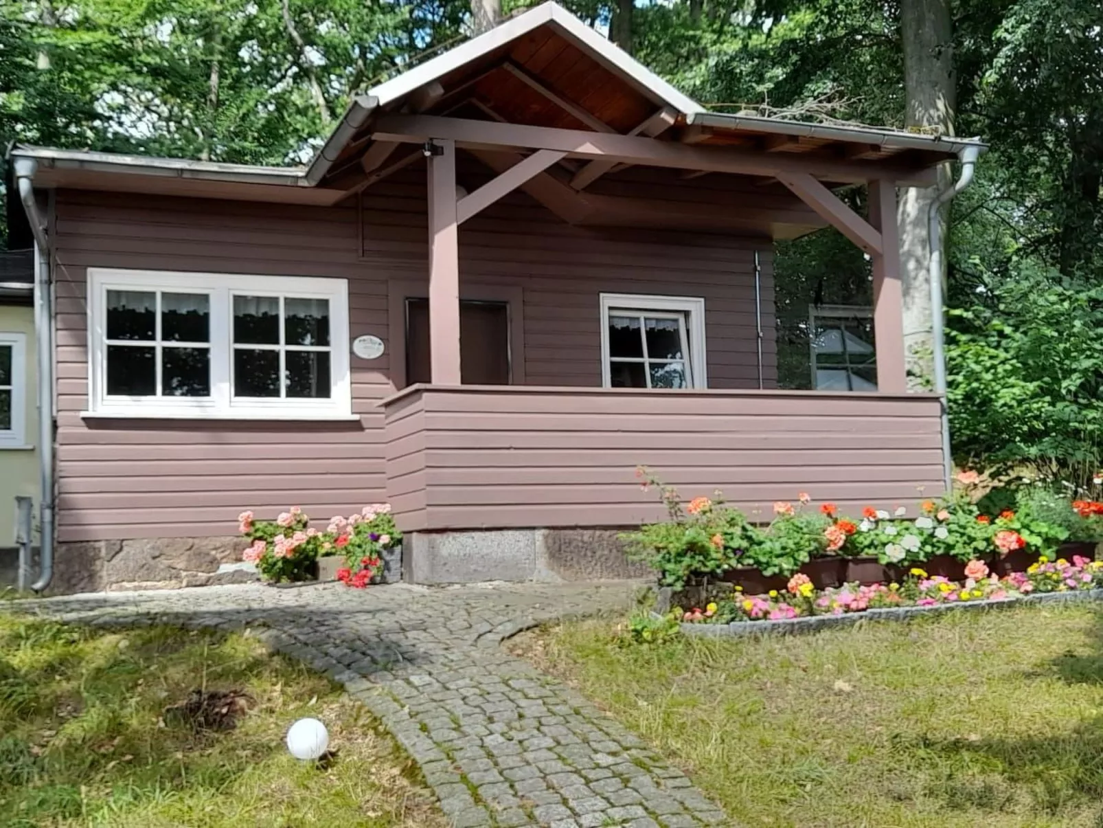 Mit Blick auf die Berge-Dehors