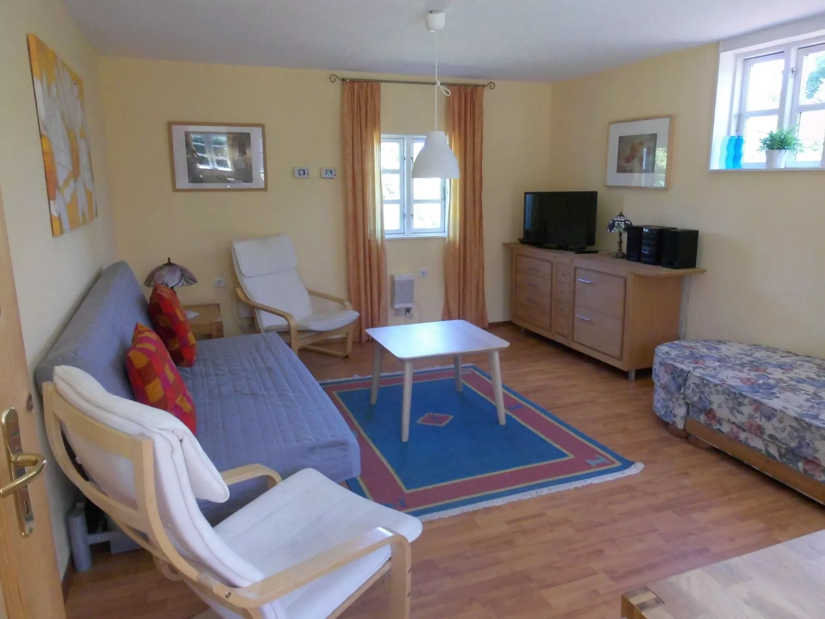 Haus in Zimmert mit Terrasse, Grill und Garten-Inside