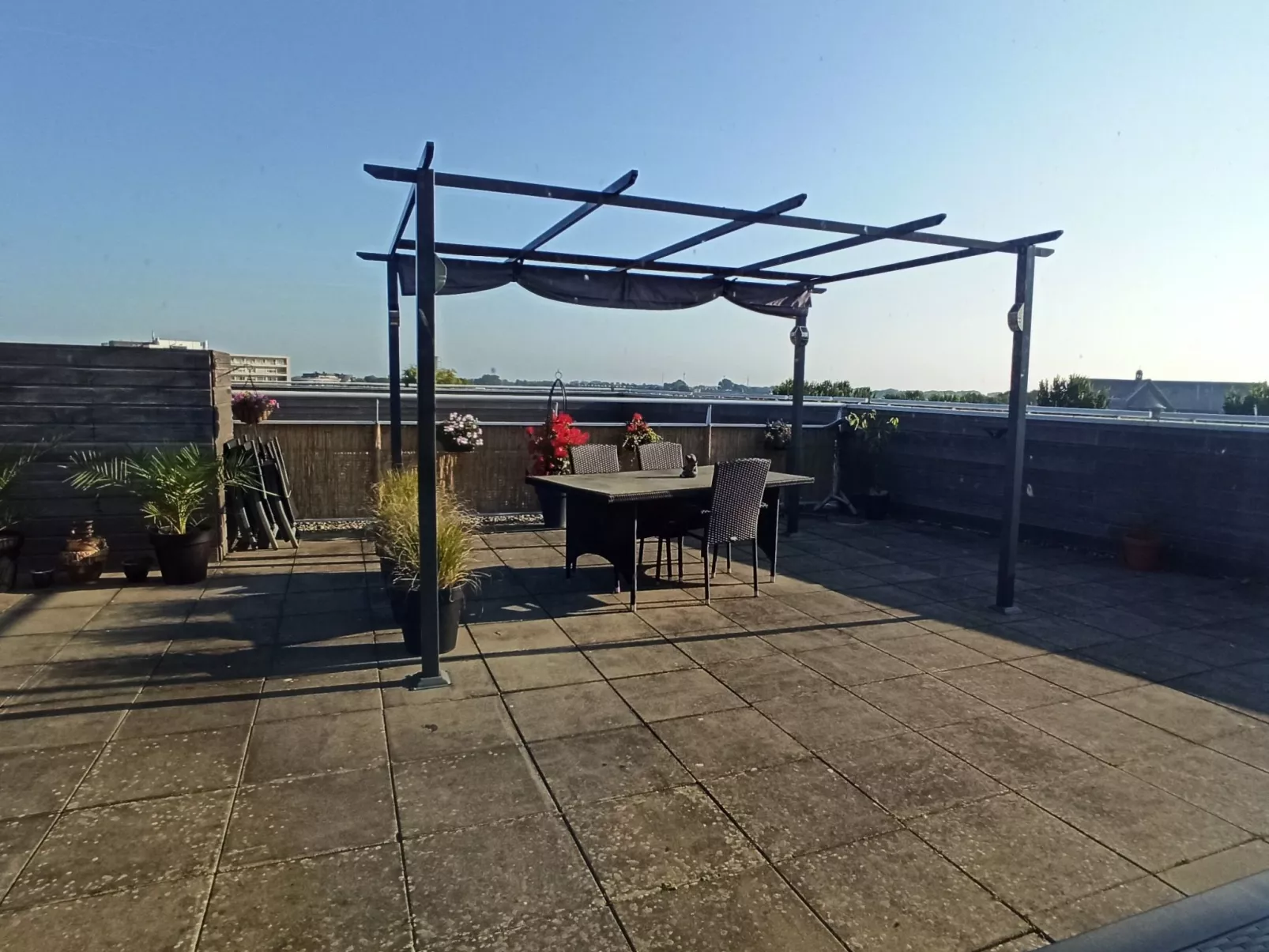 Appartement "Frühstück bei Carins"-Outside