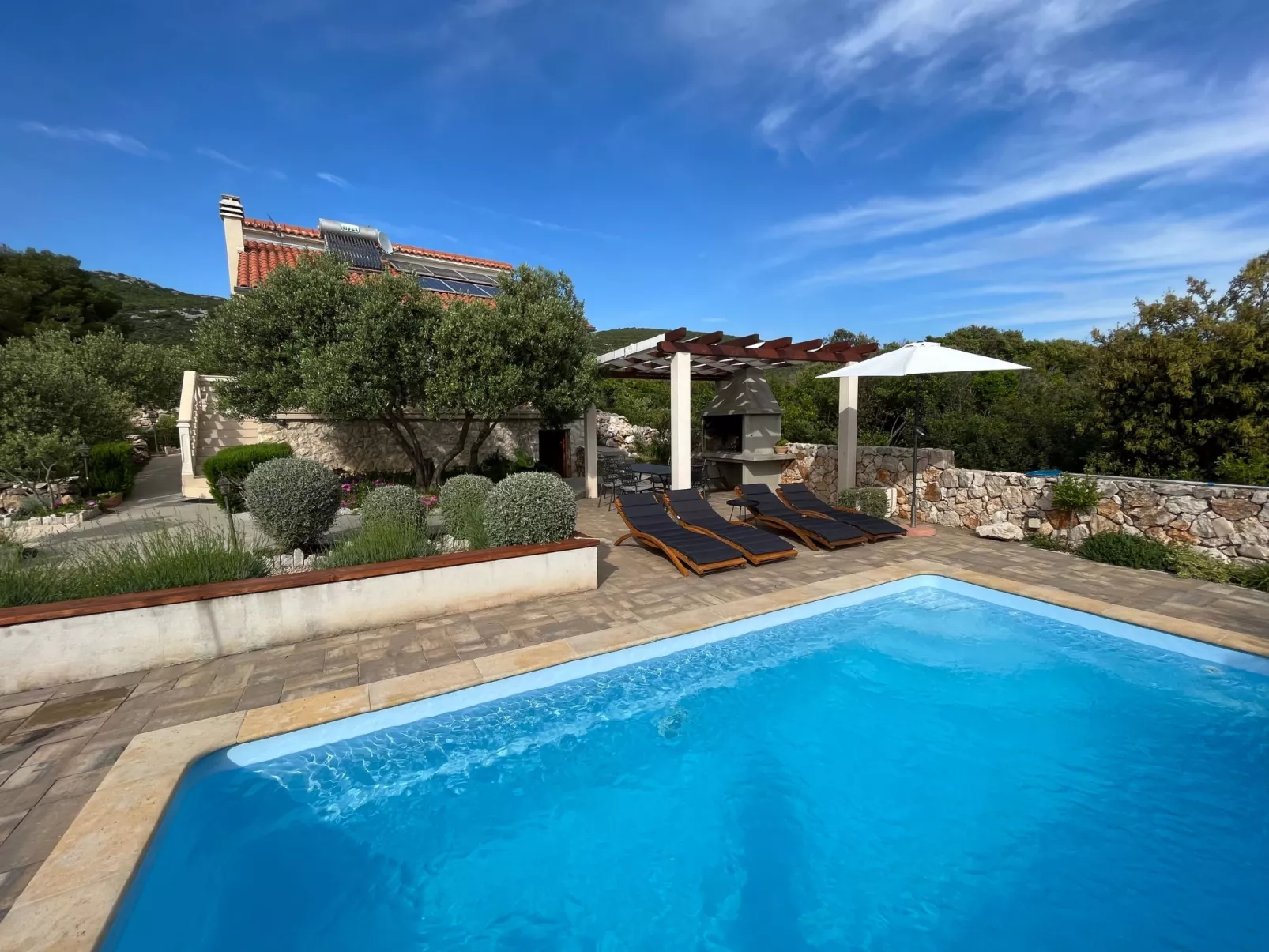 Modernes Ferienhaus Robinson in Dobropoljana-Outside