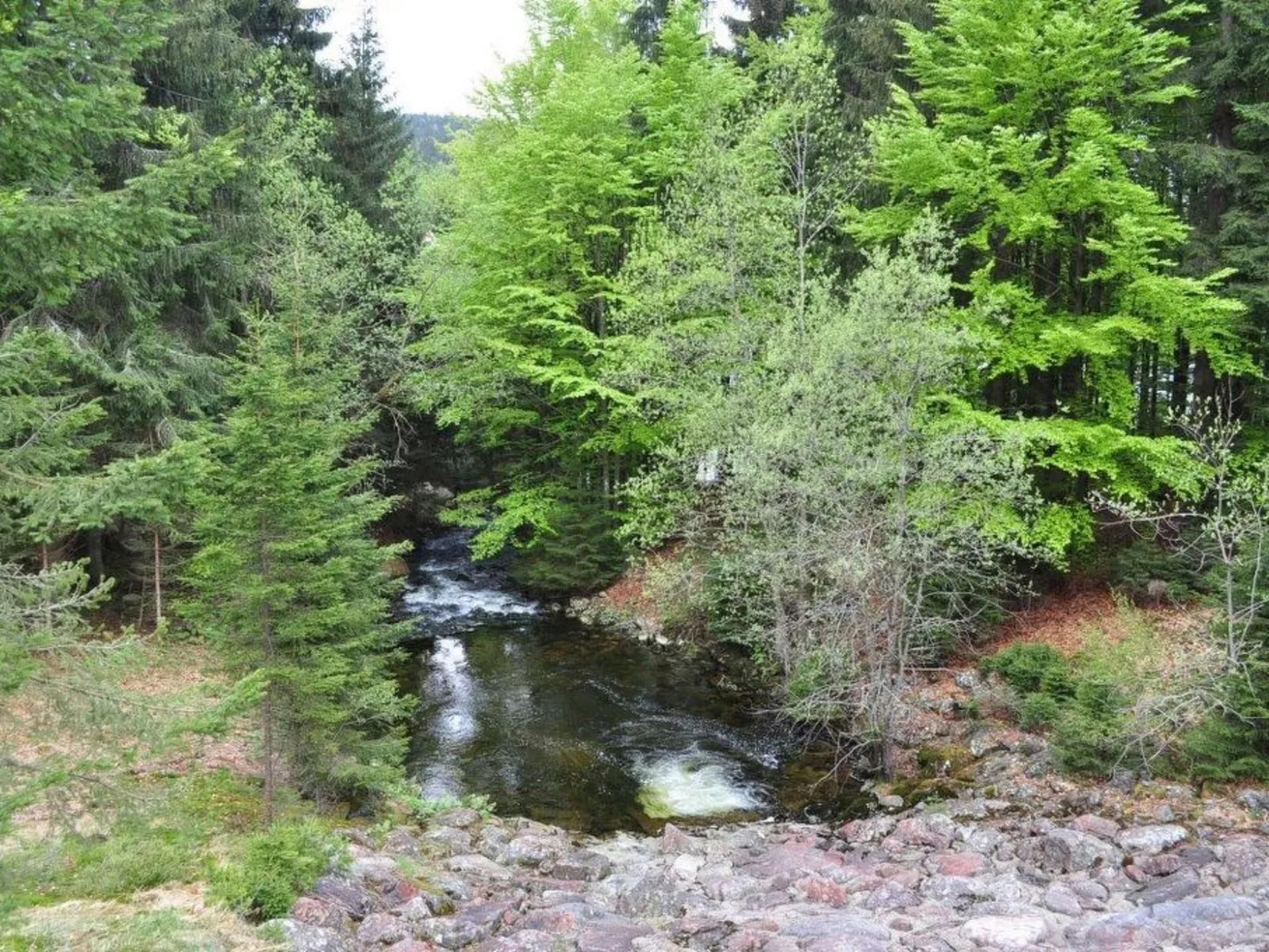 Mit sonniger Terrasse und Ausblick-Image-tags.info