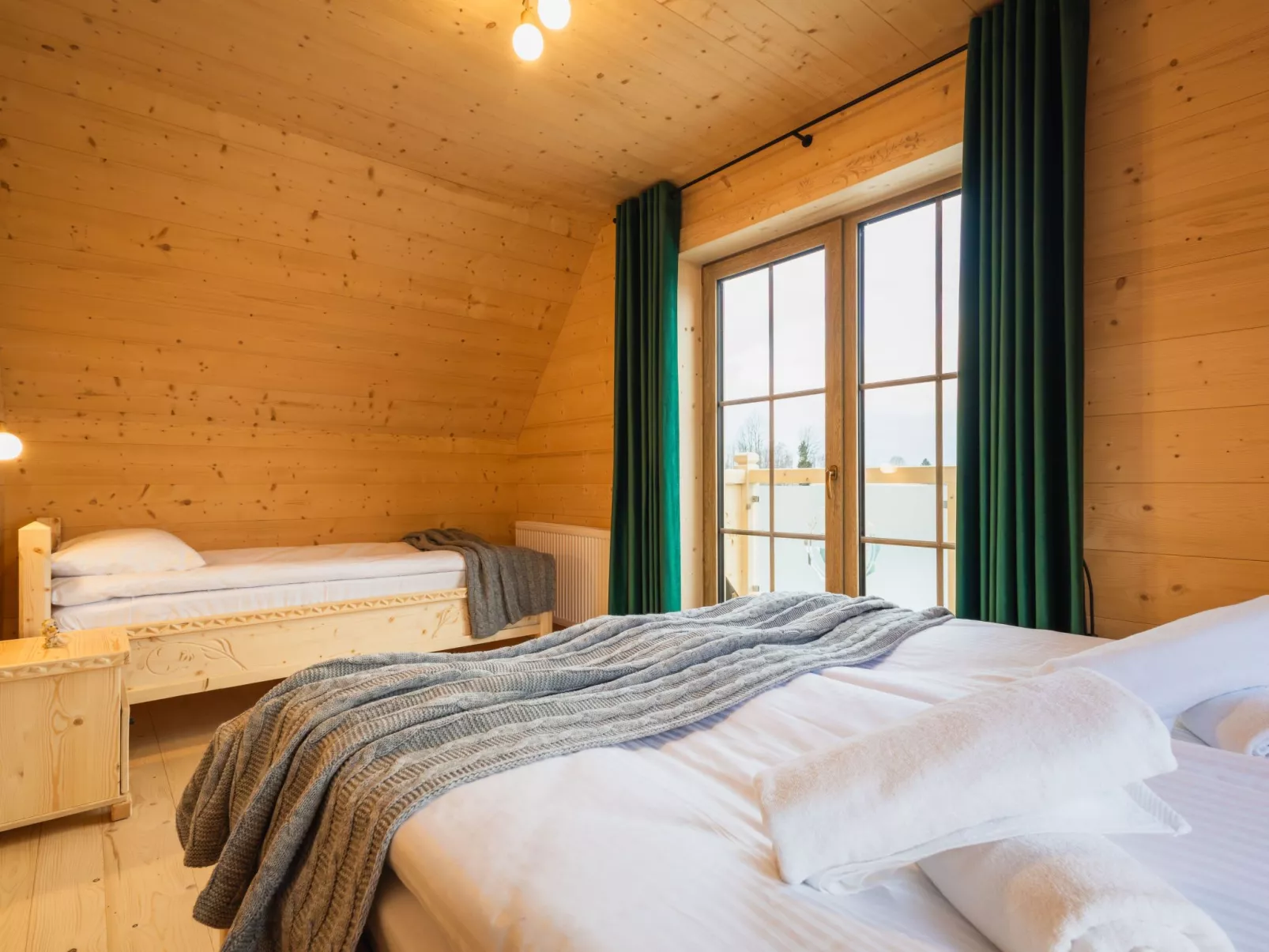 Krokus Tal Dorf unter der Tatra-Drinnen