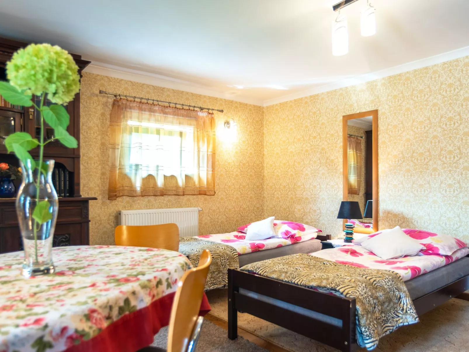 Wohnung mit Terrasse, Garten und Grill-Inside