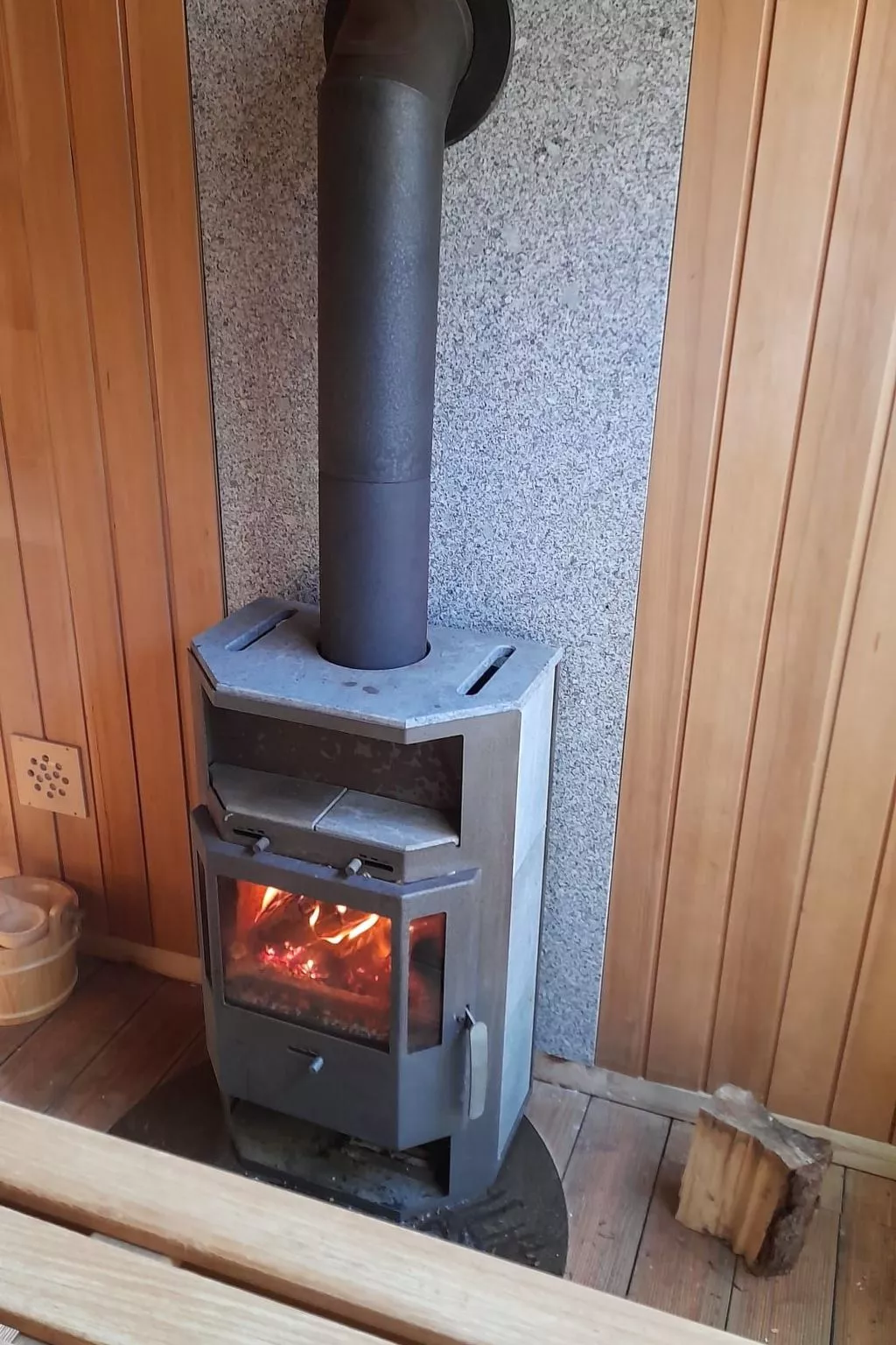 Reetdach Ferienhaus am Lübbesee Sauna Bootsteg neu-Inside