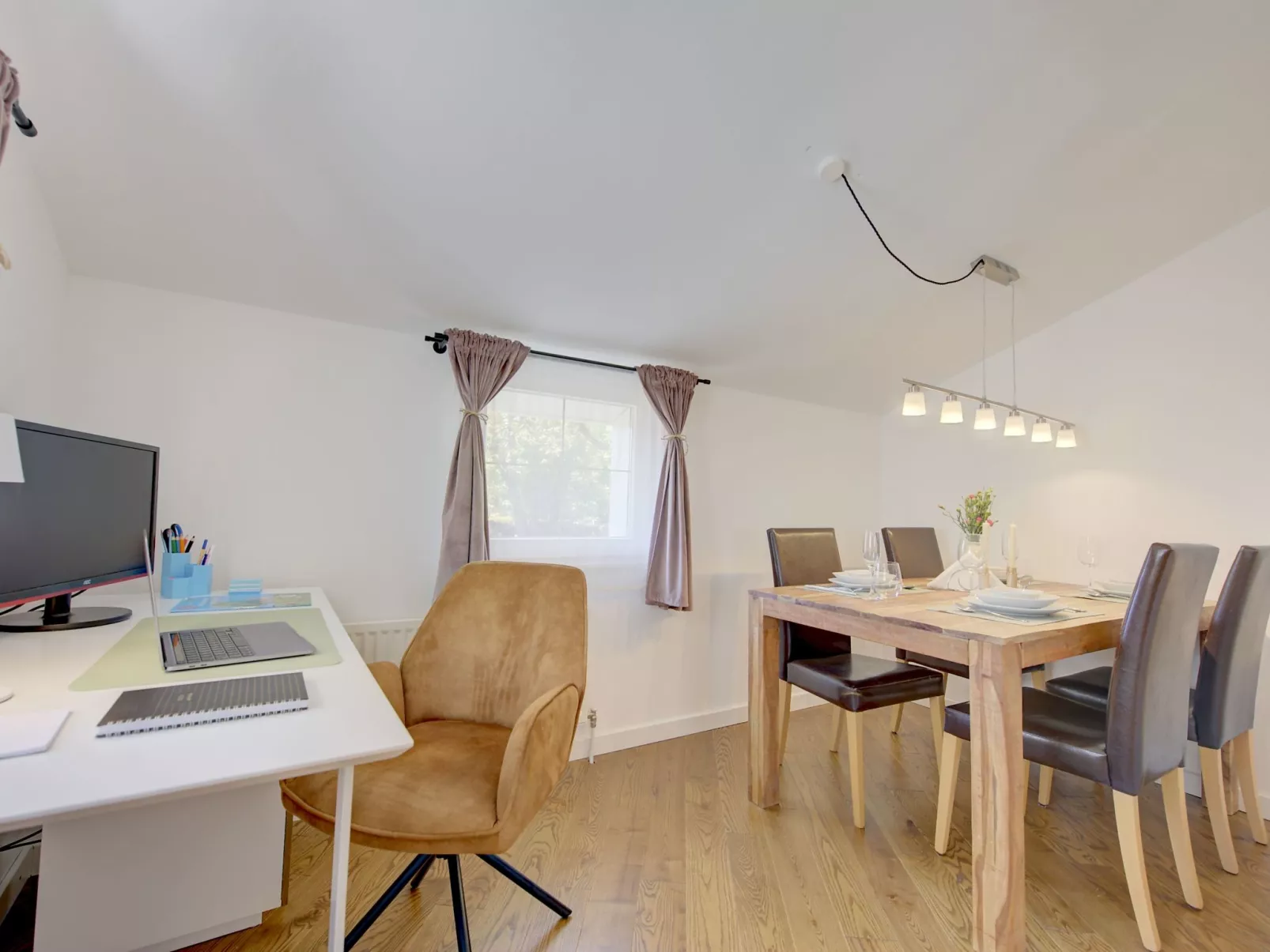 Gemütlicher Bungalow-Drinnen